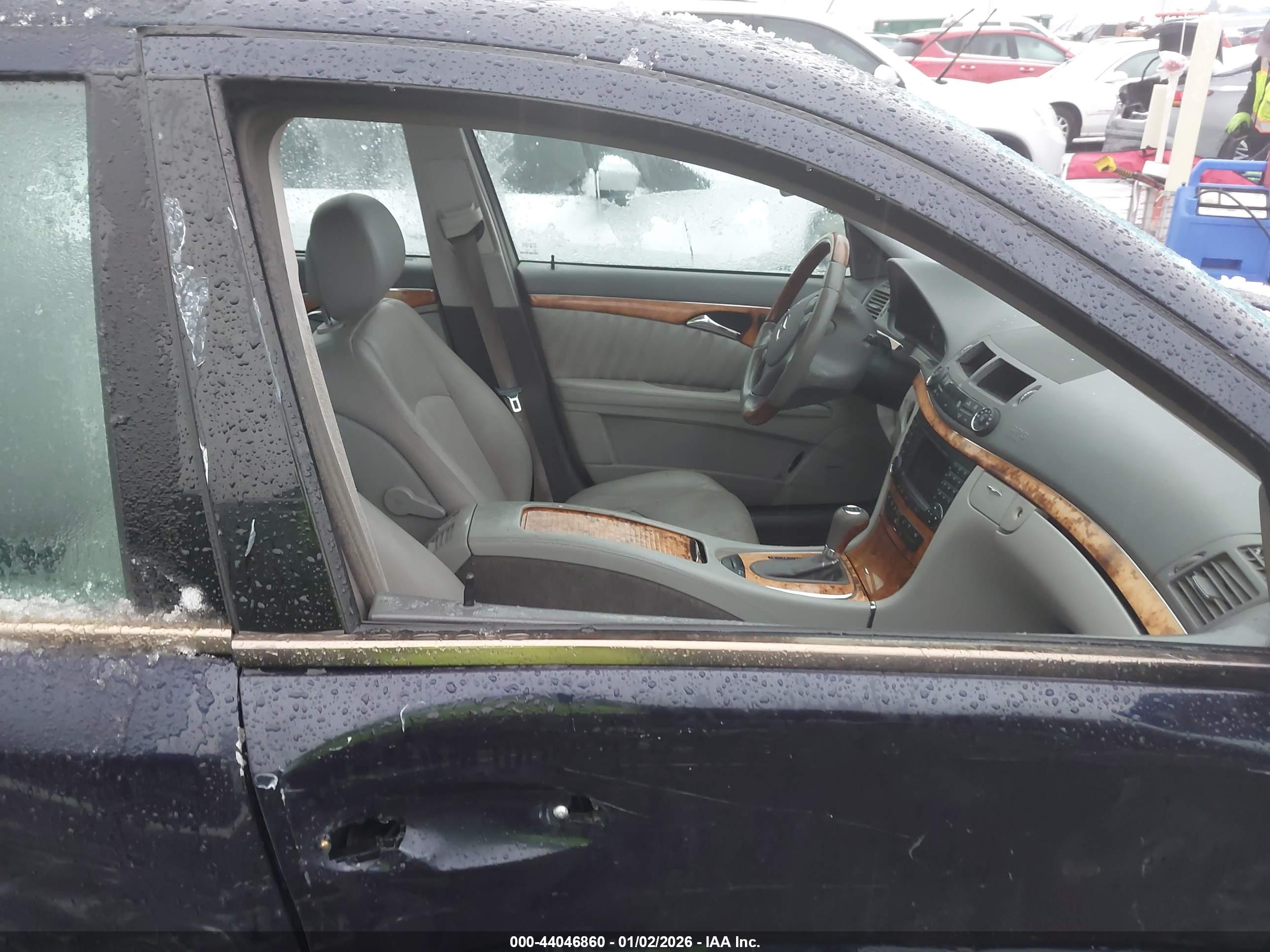 MERCEDES-BENZ E image 5