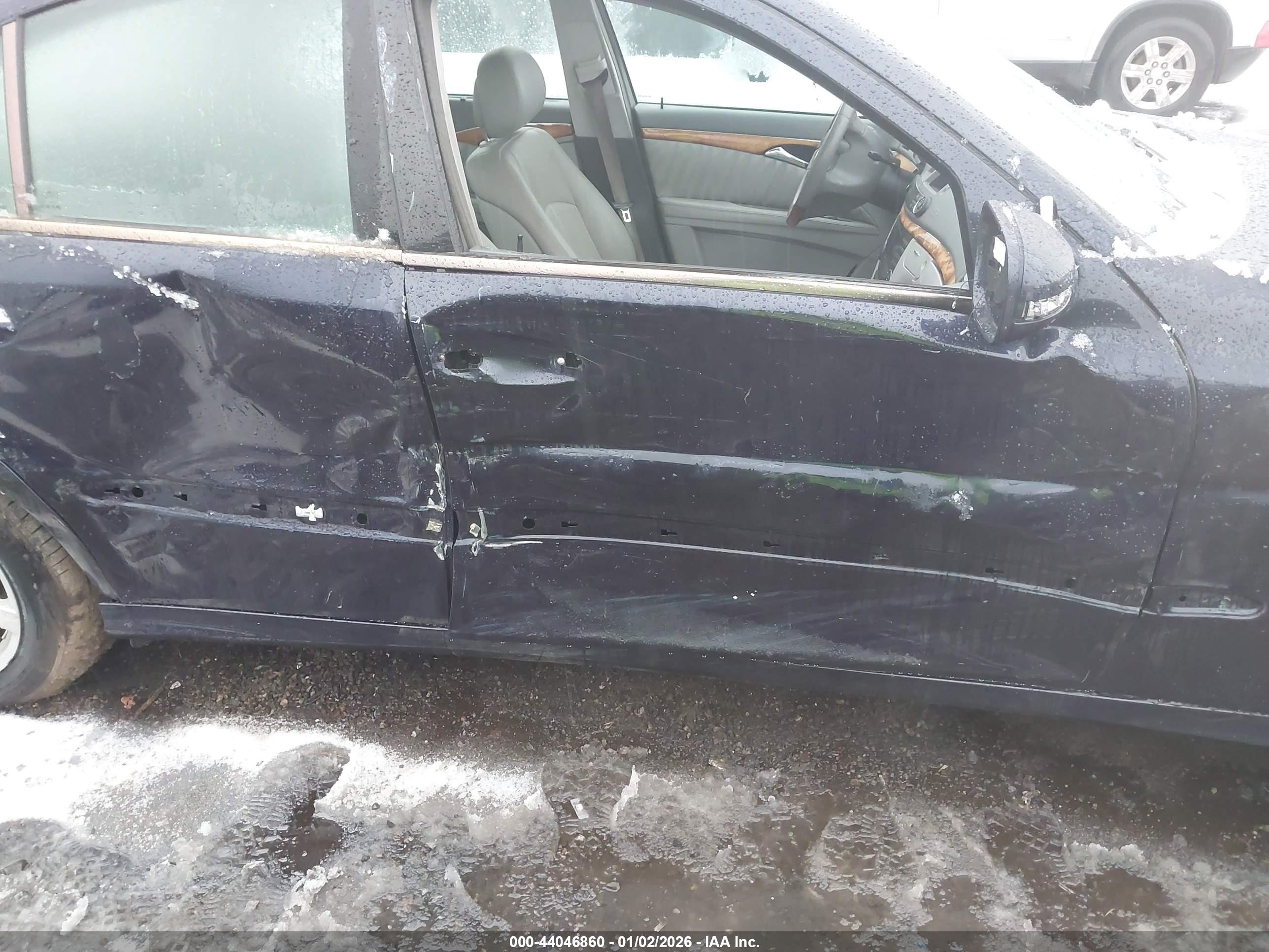 MERCEDES-BENZ E image 6
