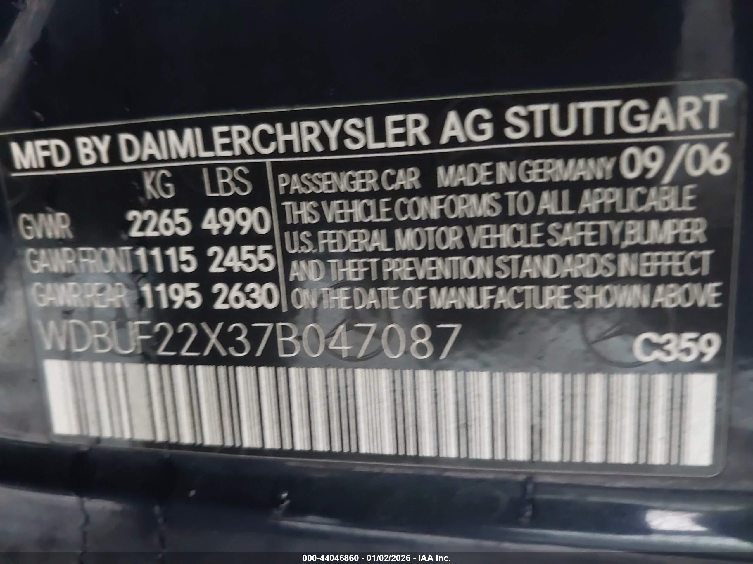 MERCEDES-BENZ E image 9