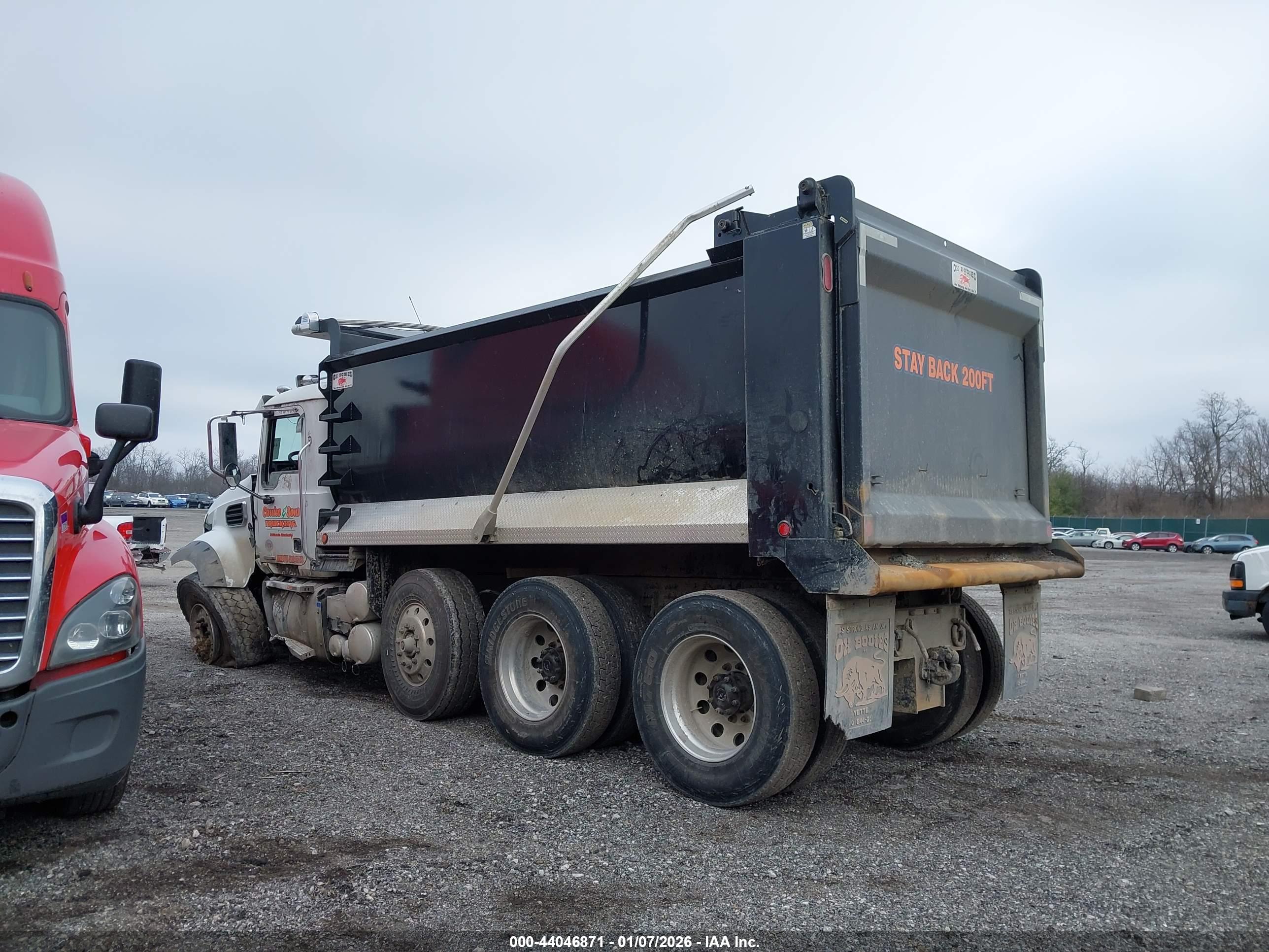 MACK GRANITE image 3