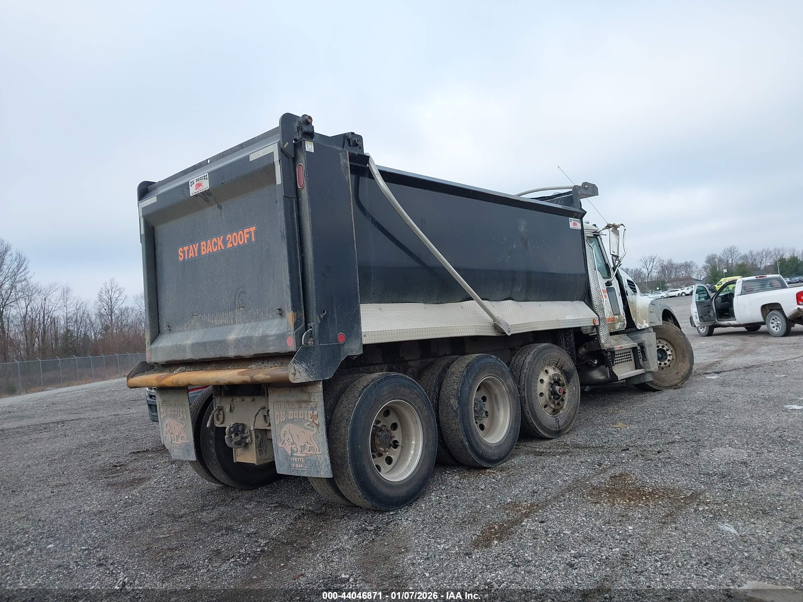 MACK GRANITE image 4