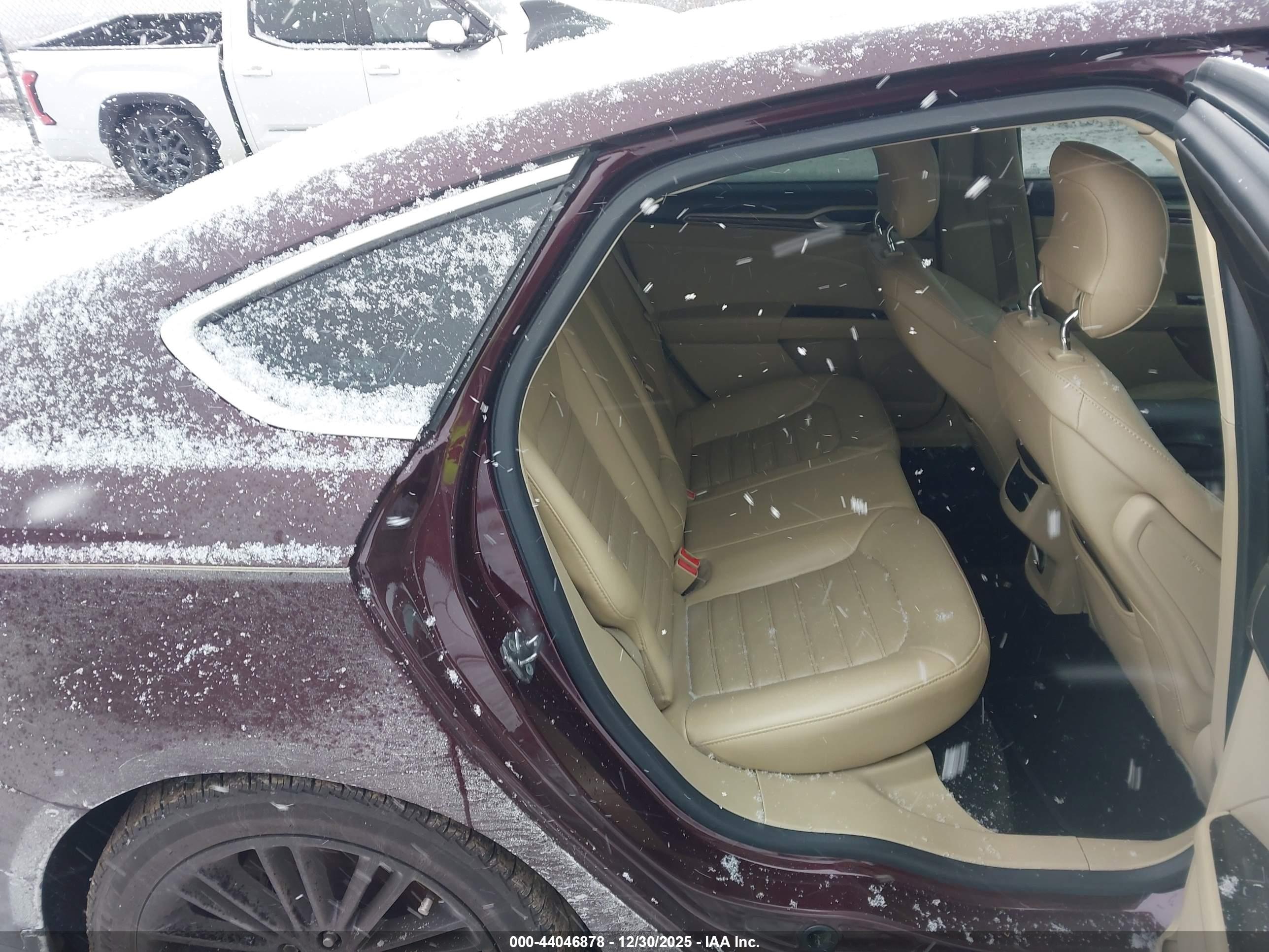 FORD FUSION image 8