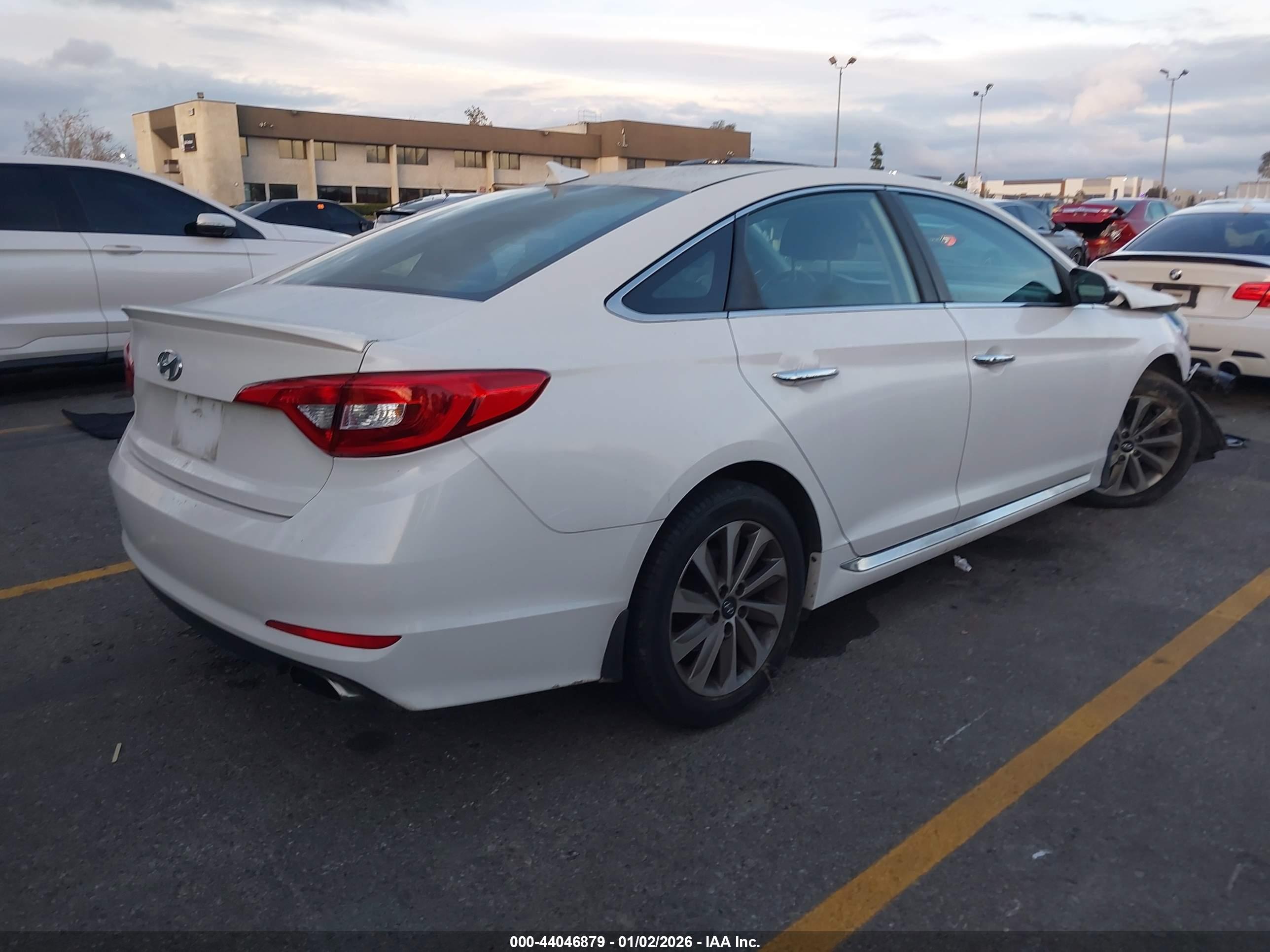 HYUNDAI SONATA image 4