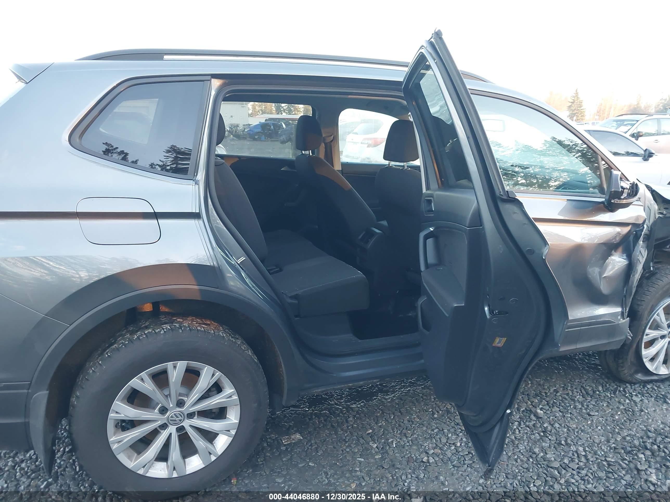 VOLKSWAGEN TIGUAN image 8