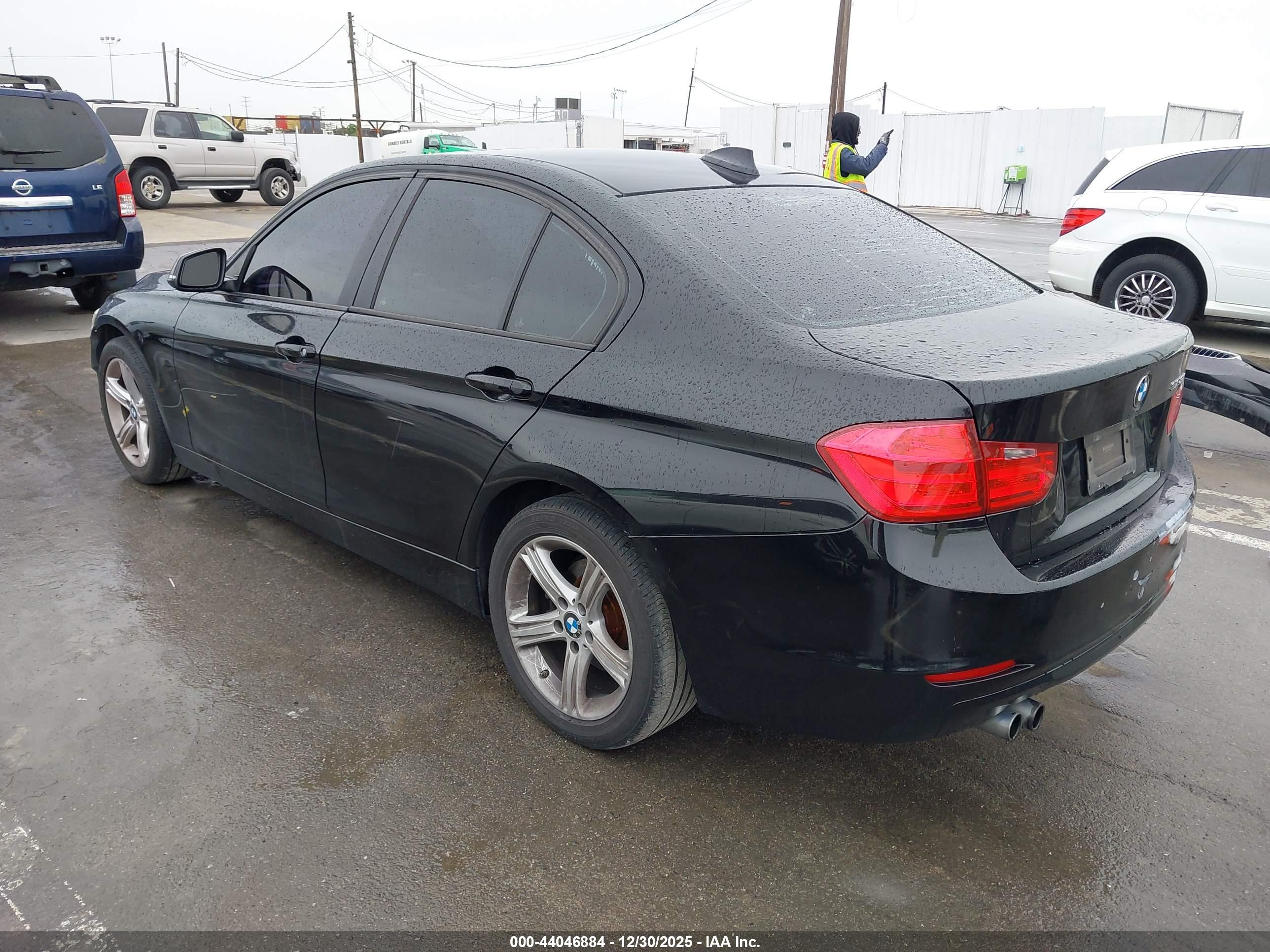 BMW 328I image 3