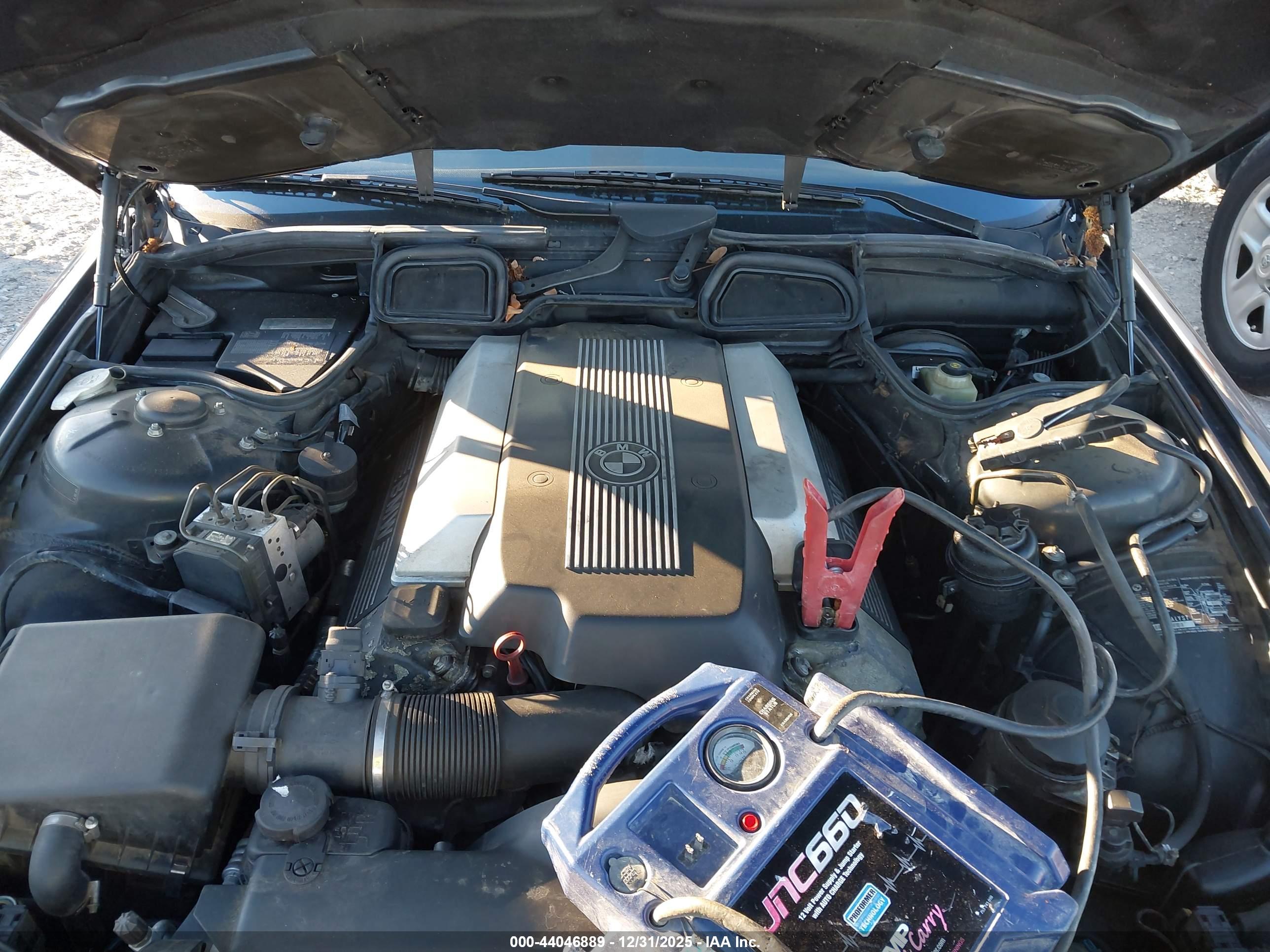 BMW 740 image 10