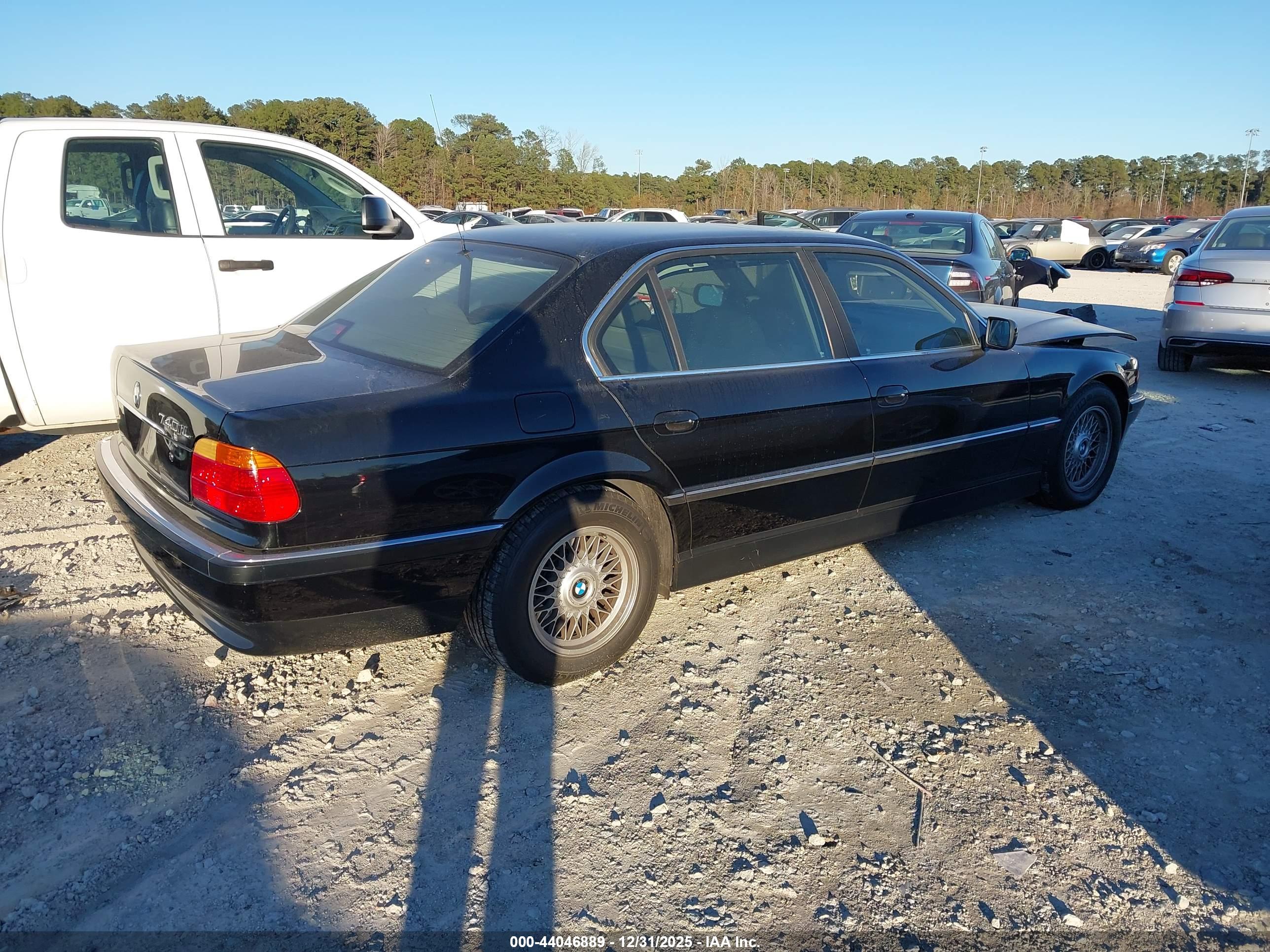 BMW 740 image 4