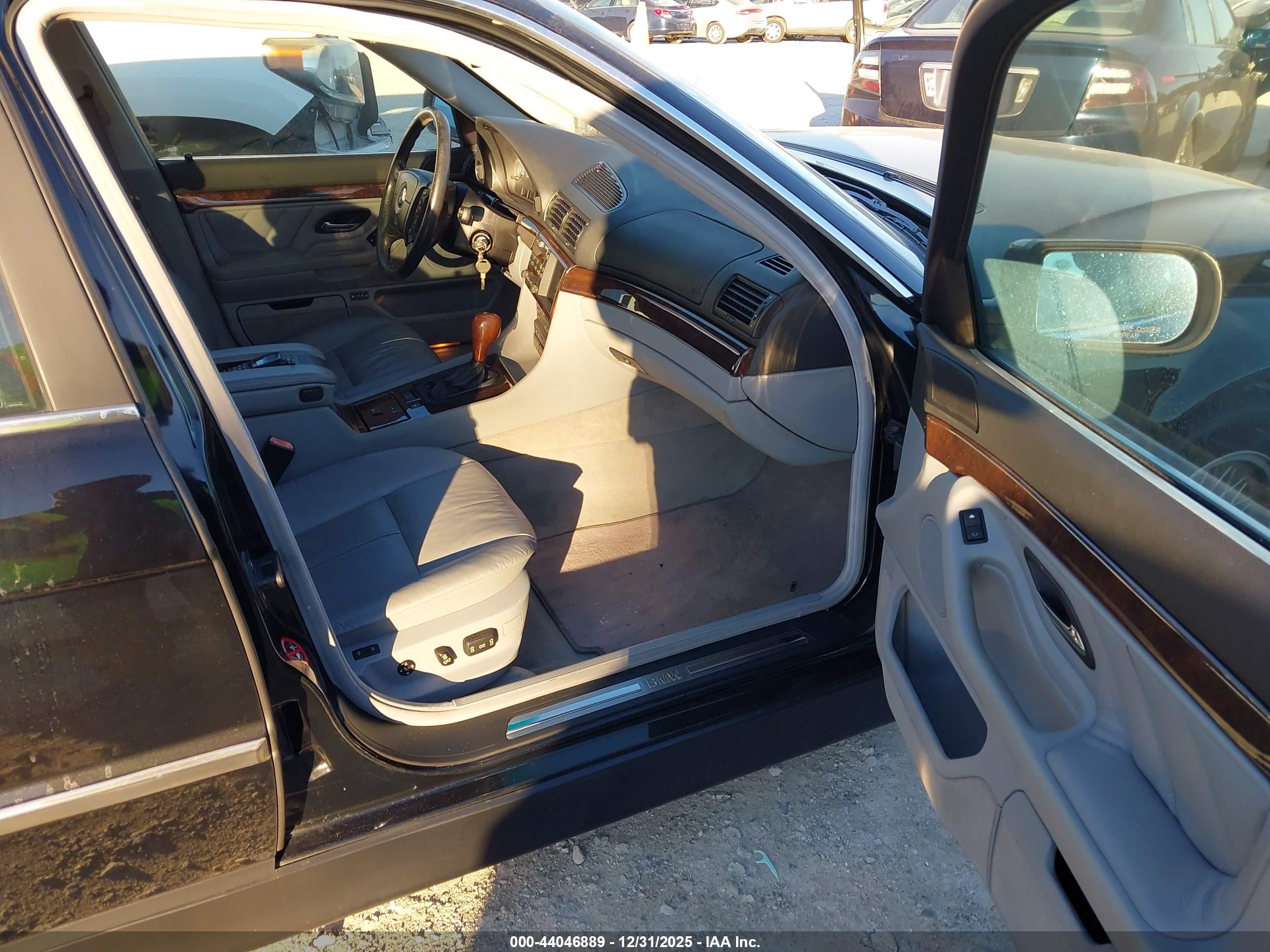 BMW 740 image 5