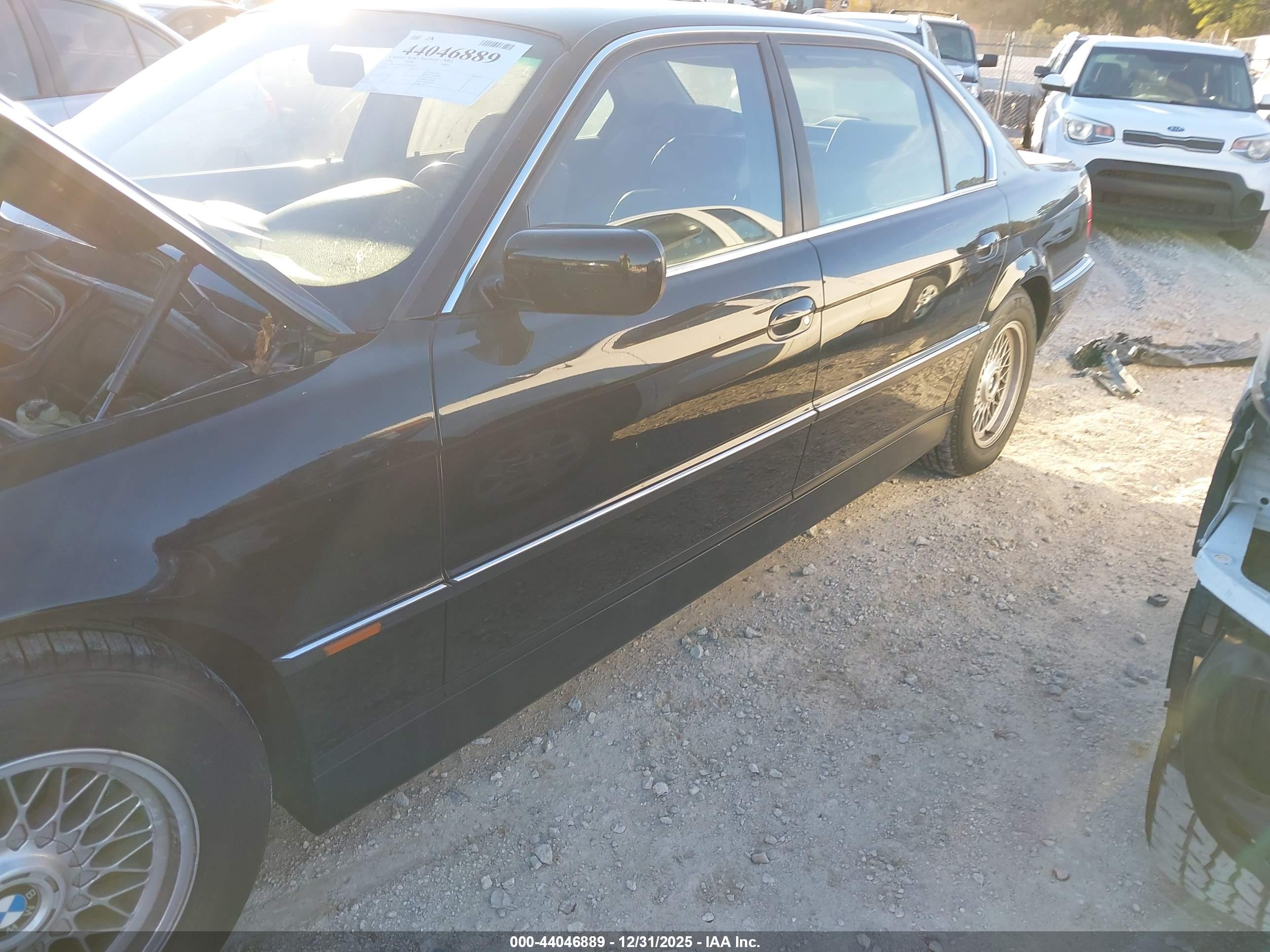 BMW 740 image 6