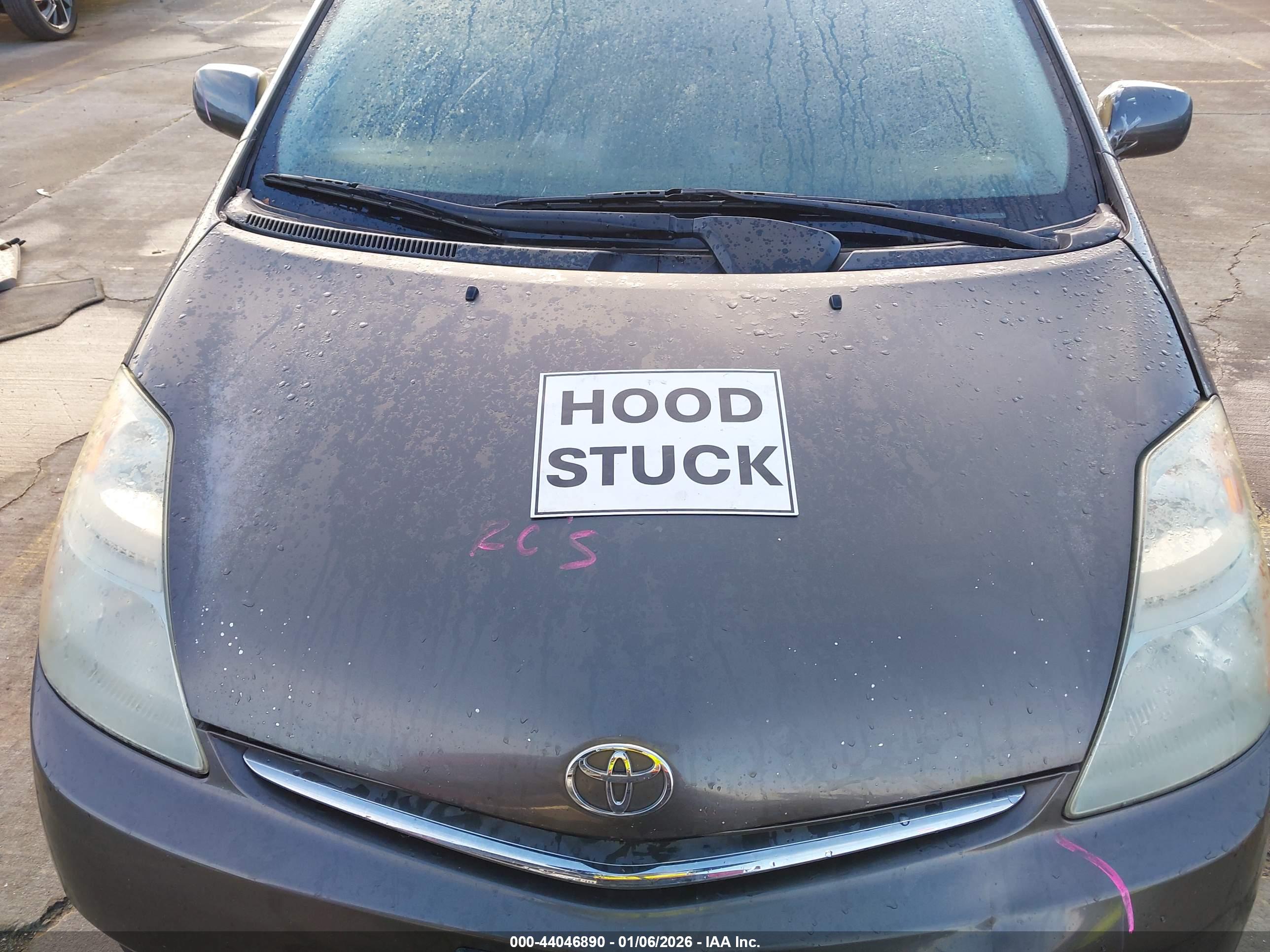 TOYOTA PRIUS image 10