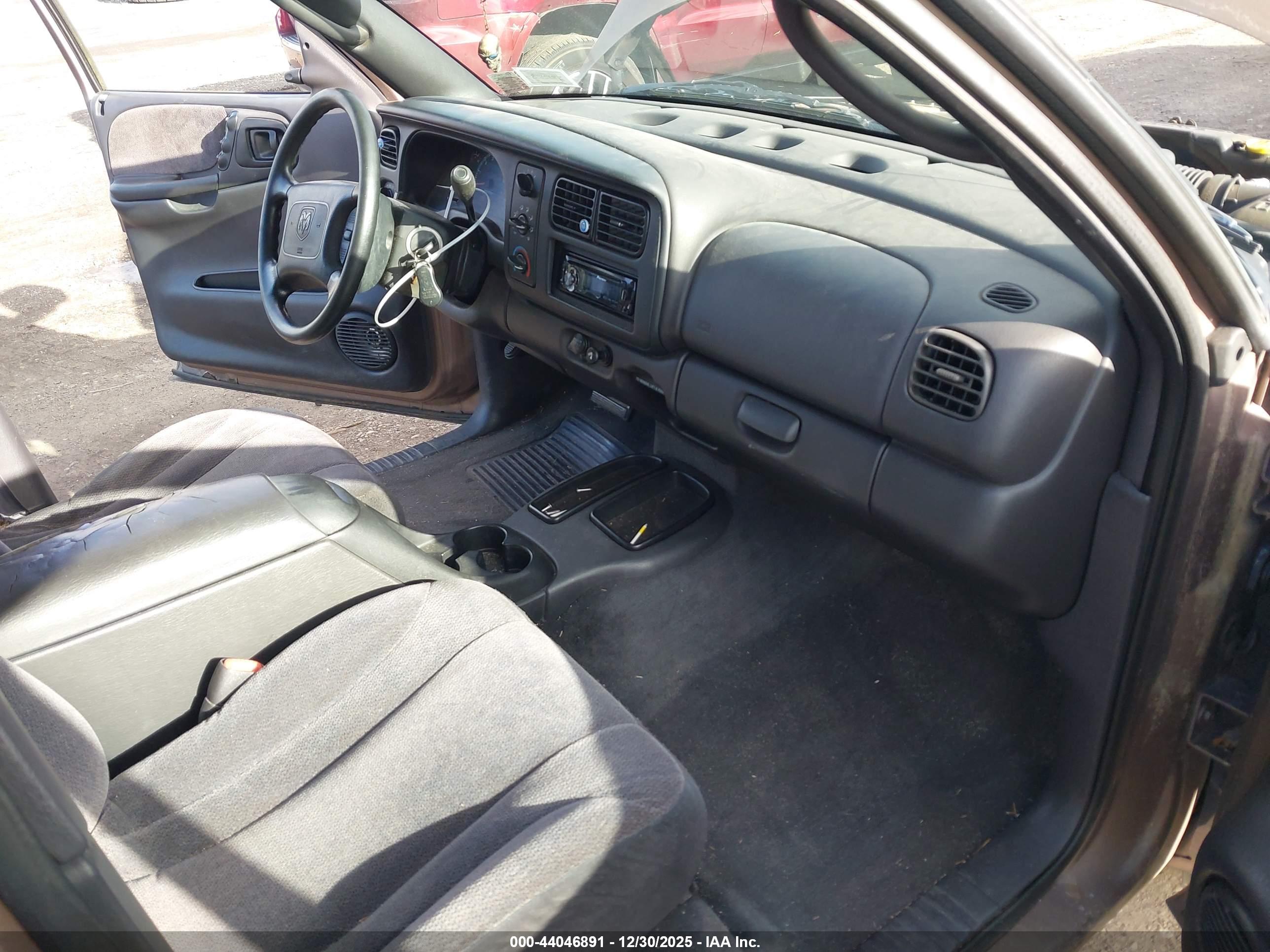 DODGE DAKOTA image 5