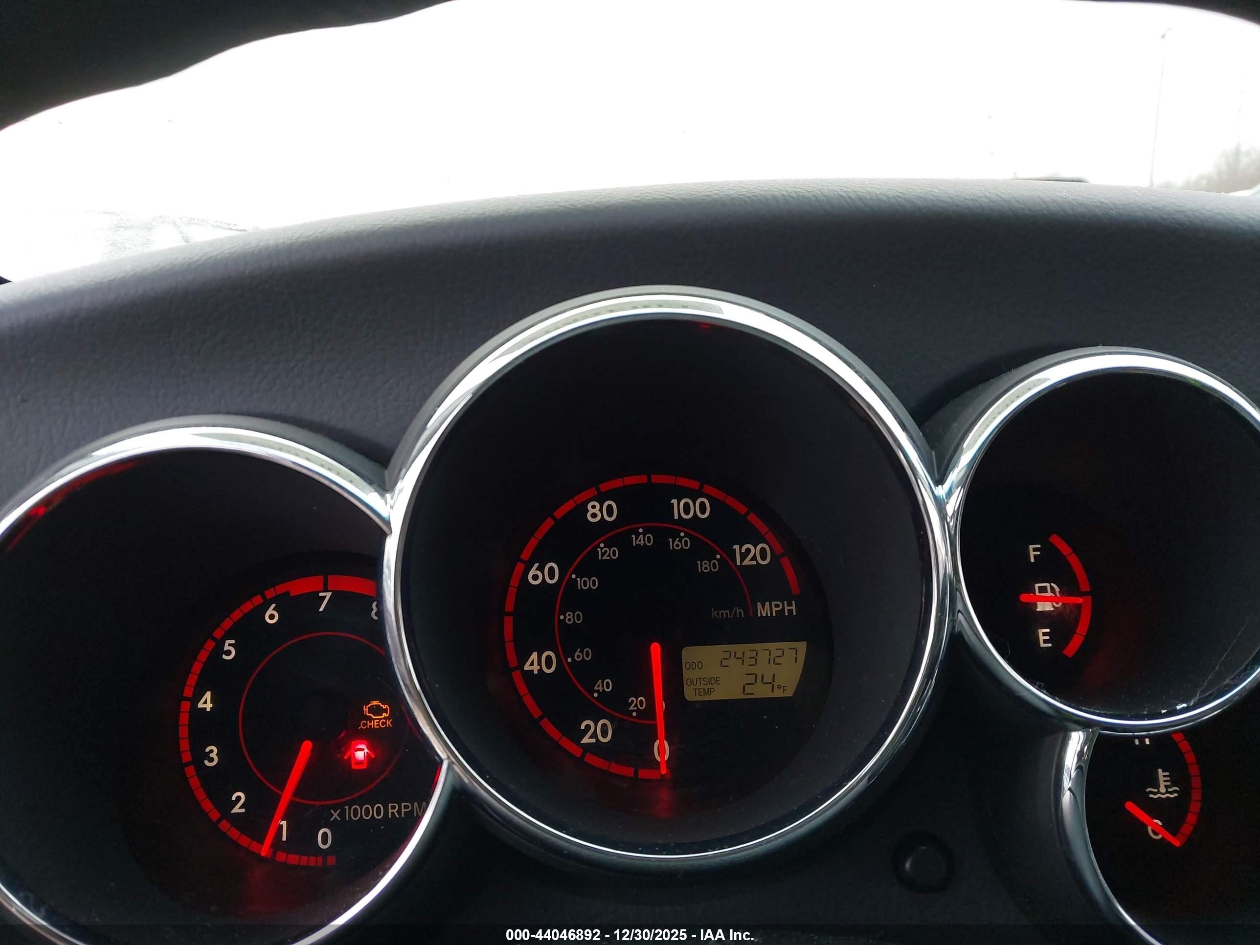 PONTIAC VIBE image 7