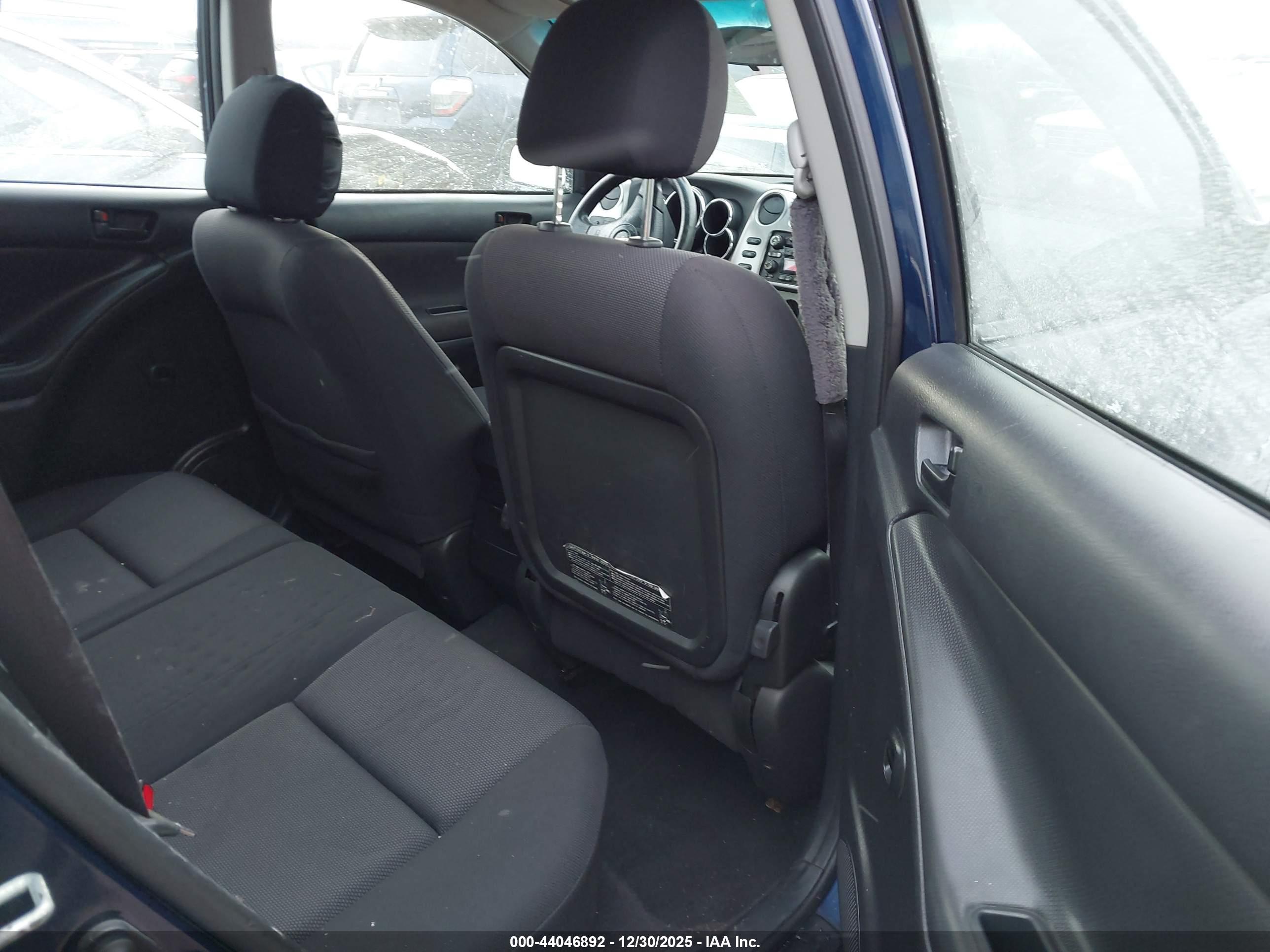 PONTIAC VIBE image 8