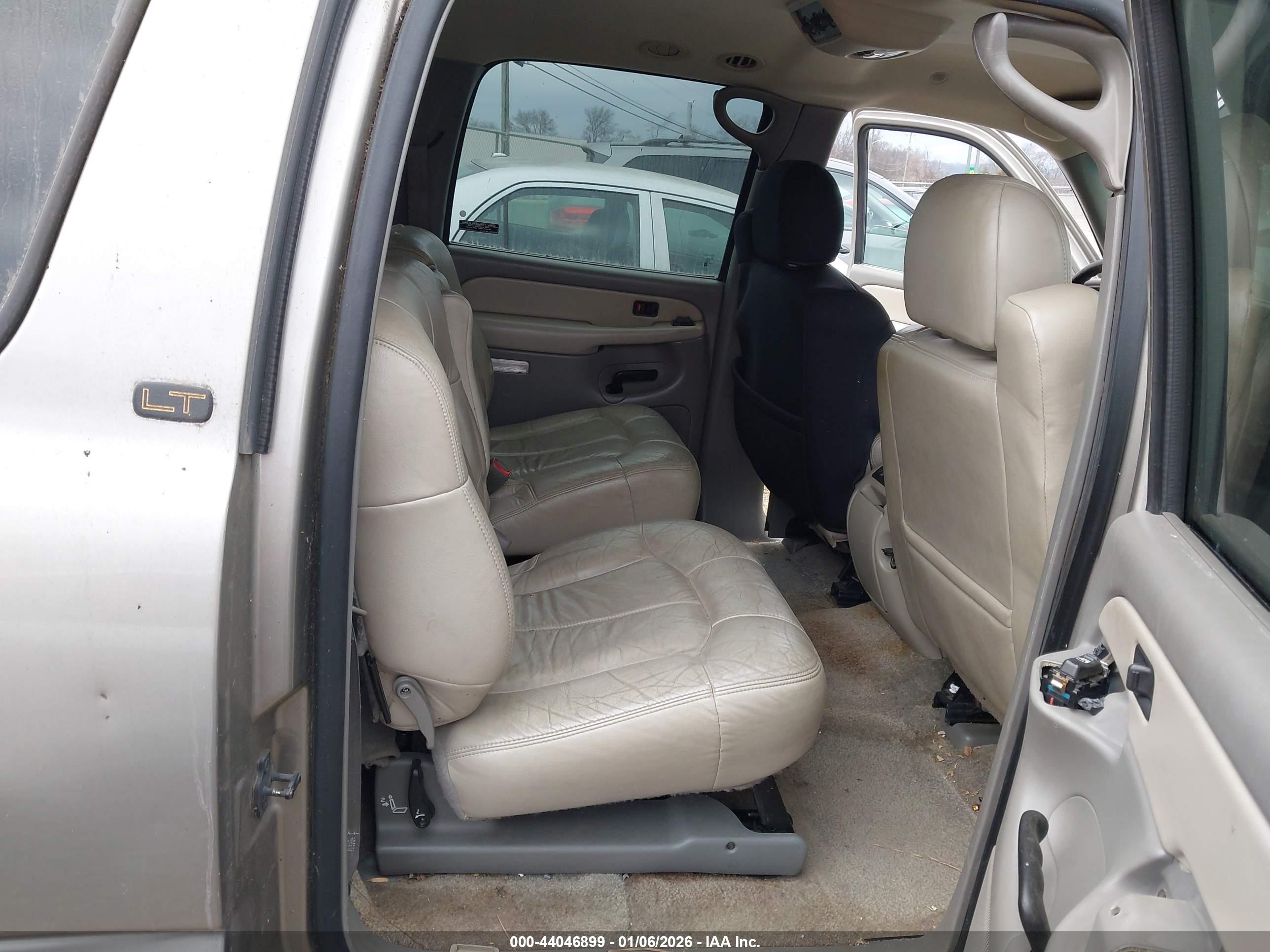 CHEVROLET SUBURBAN image 8