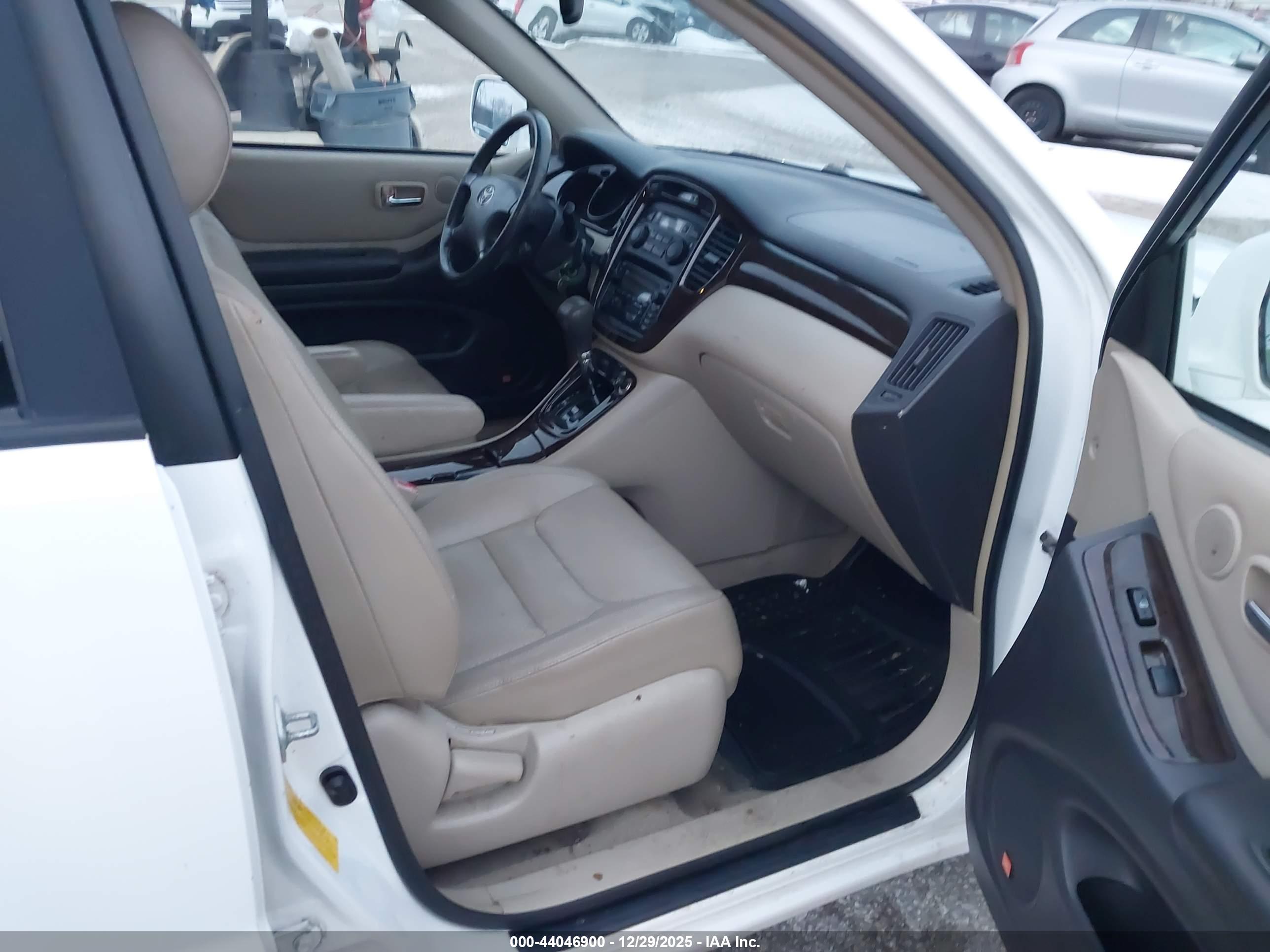 TOYOTA HIGHLANDER image 5