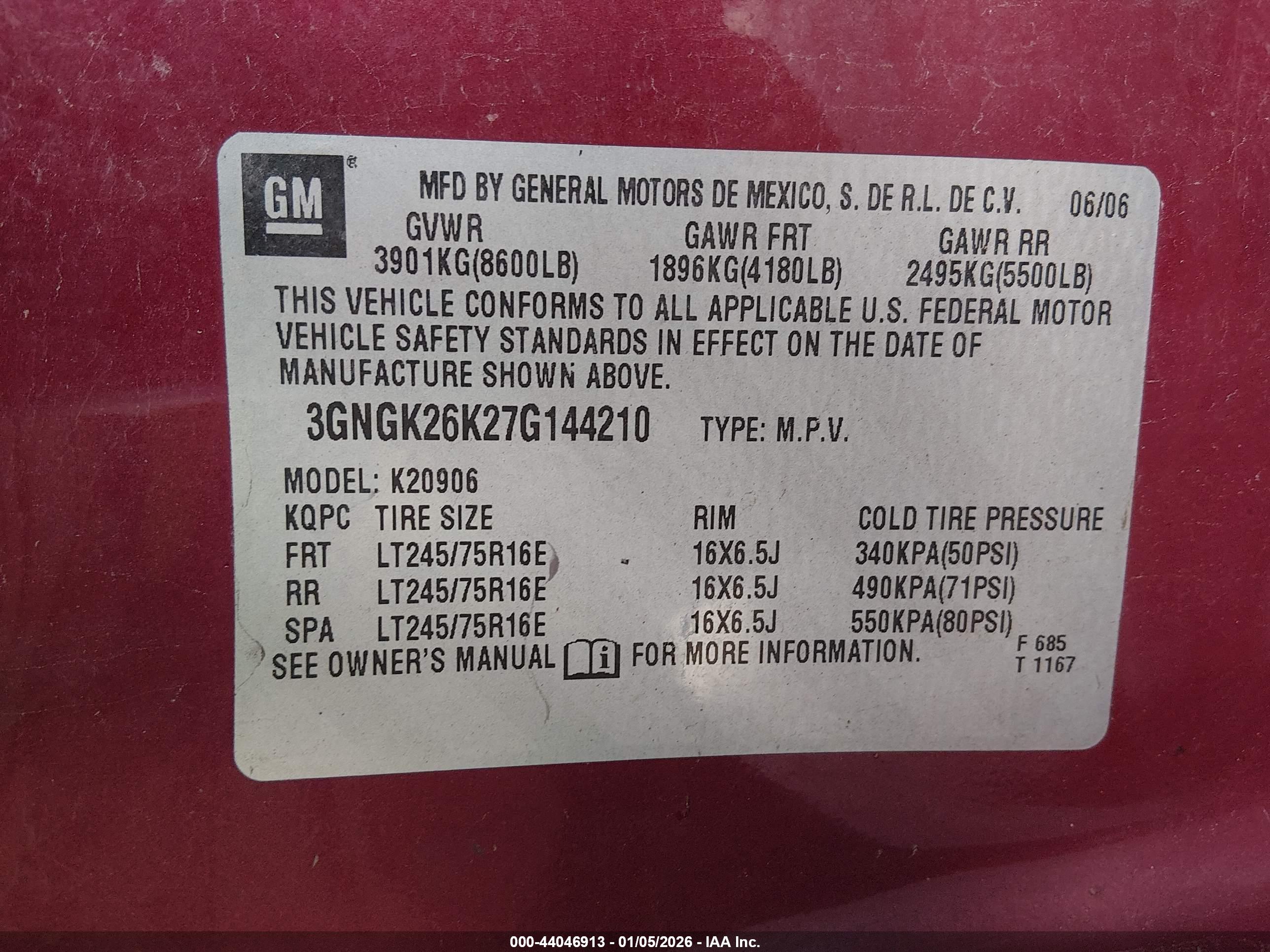 CHEVROLET SUBURBAN image 9