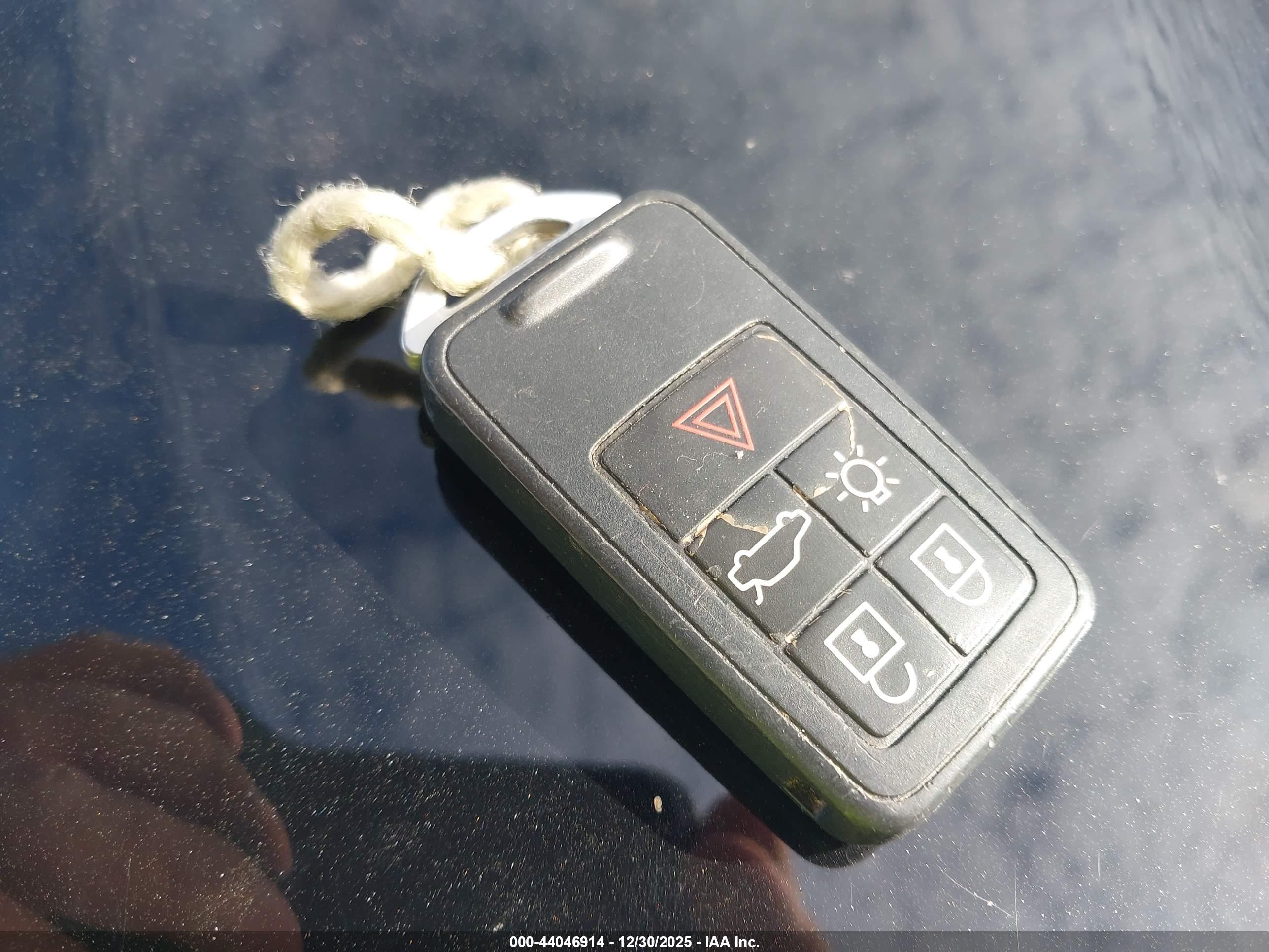 VOLVO S60 image 11