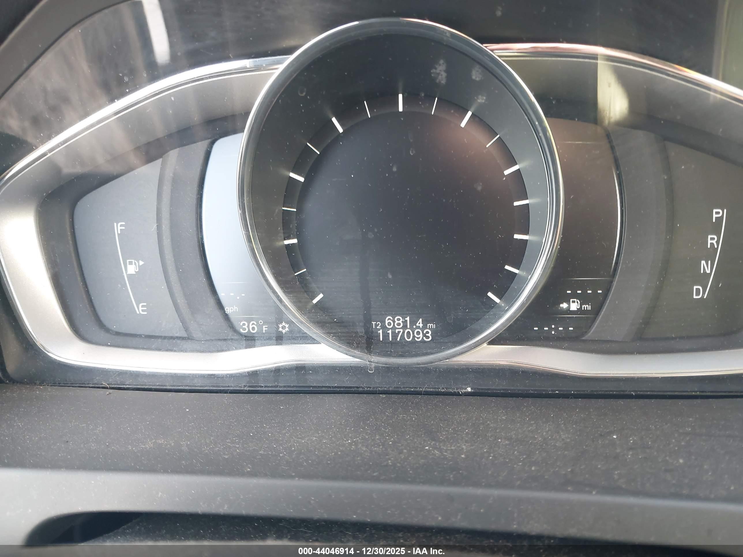 VOLVO S60 image 7