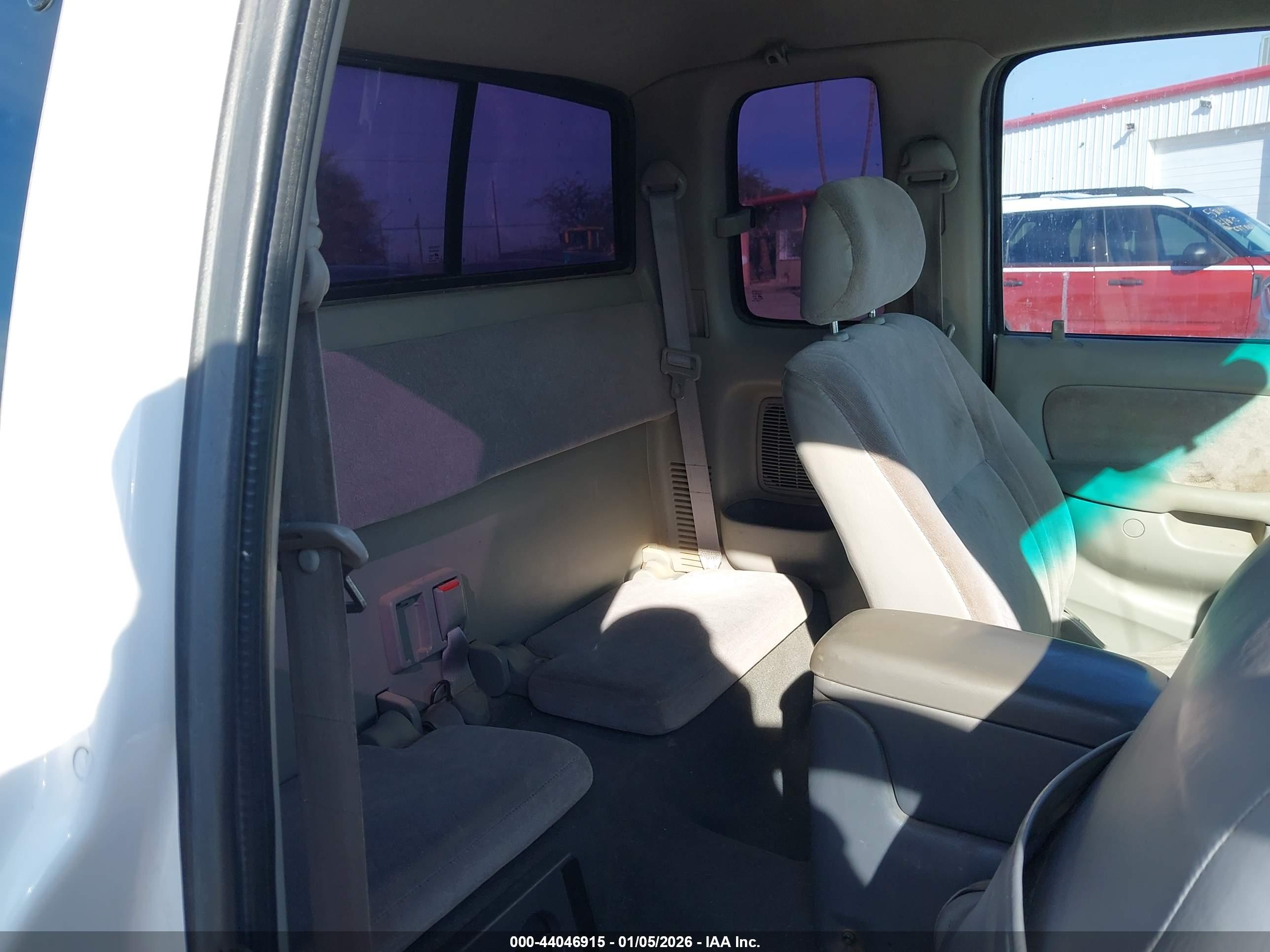 TOYOTA TACOMA image 8