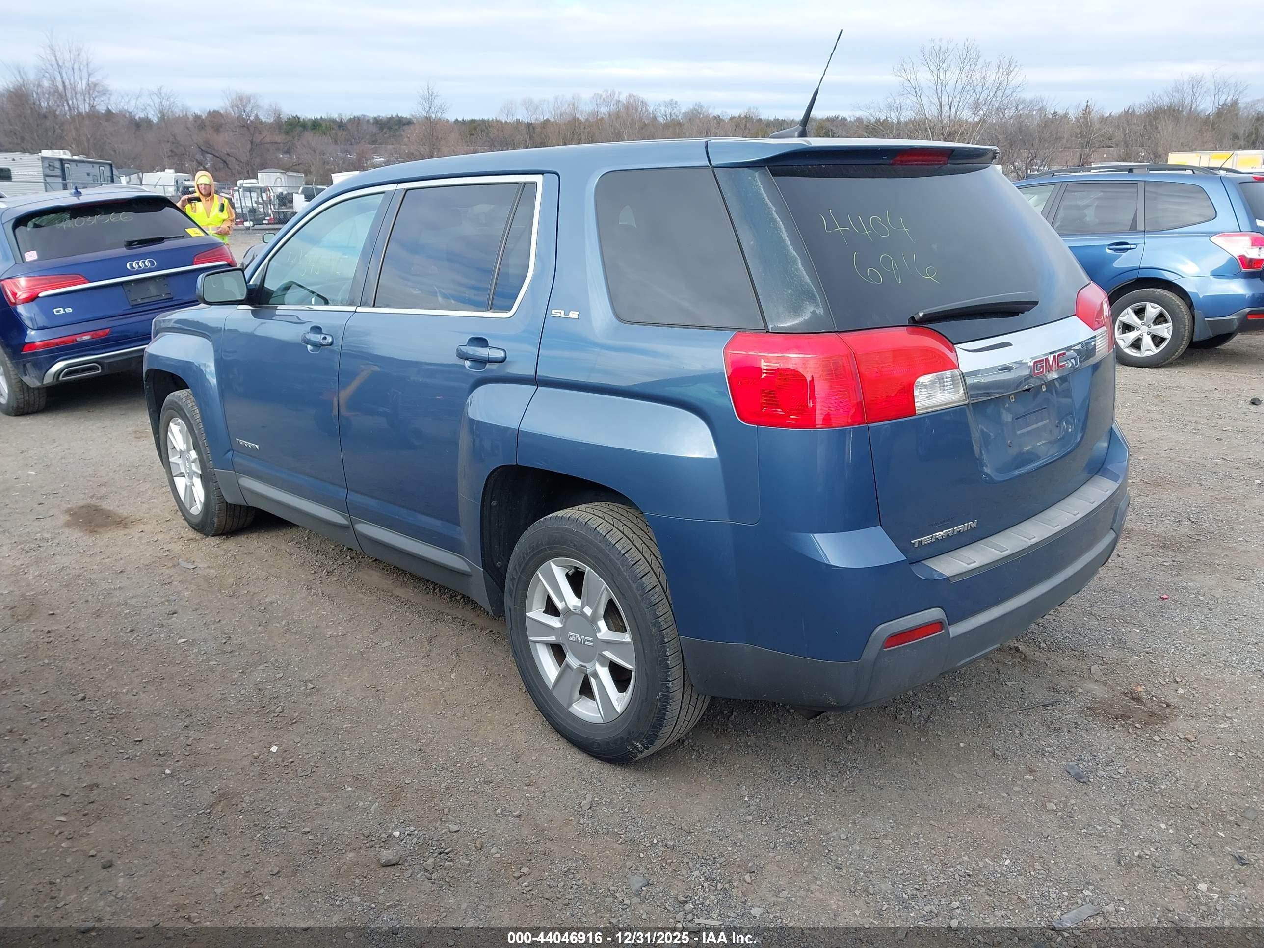 GMC TERRAIN image 3