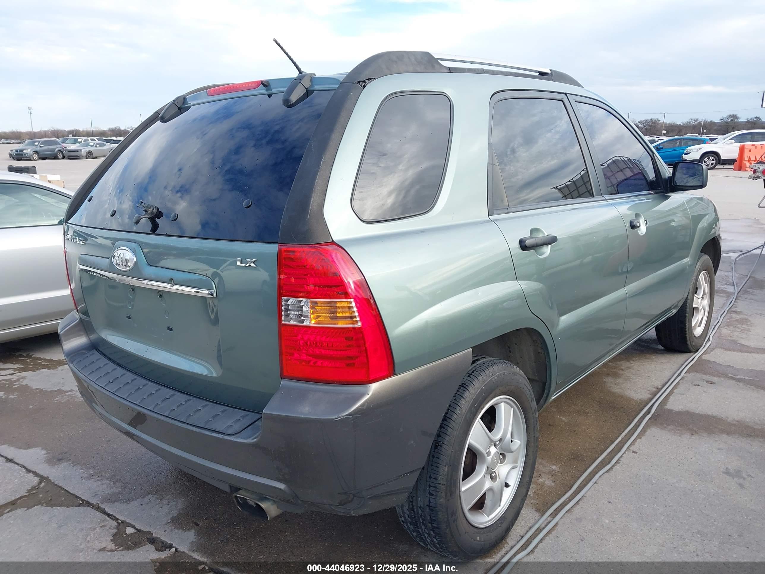 KIA SPORTAGE image 4