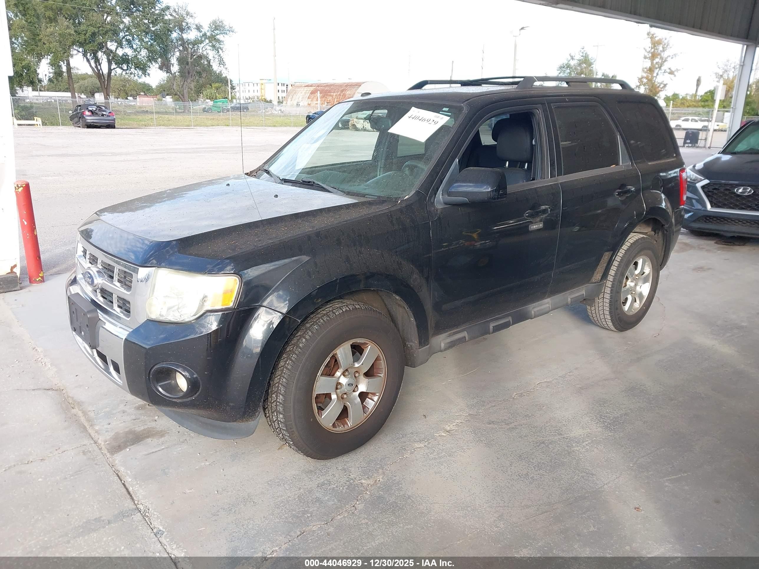 FORD ESCAPE image 2