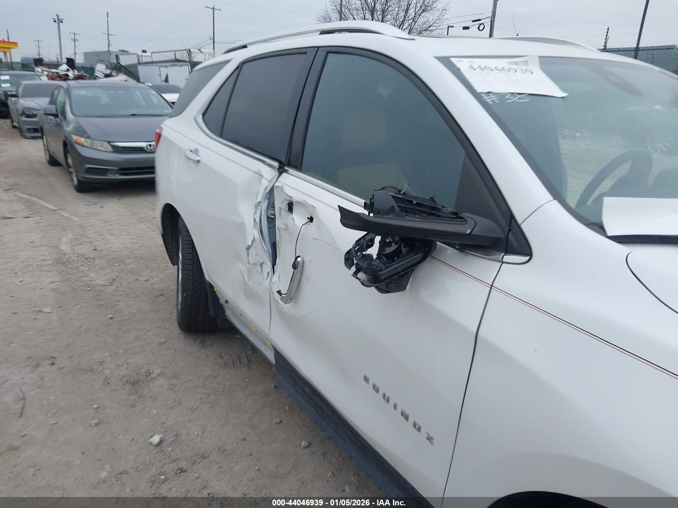 CHEVROLET EQUINOX image 6