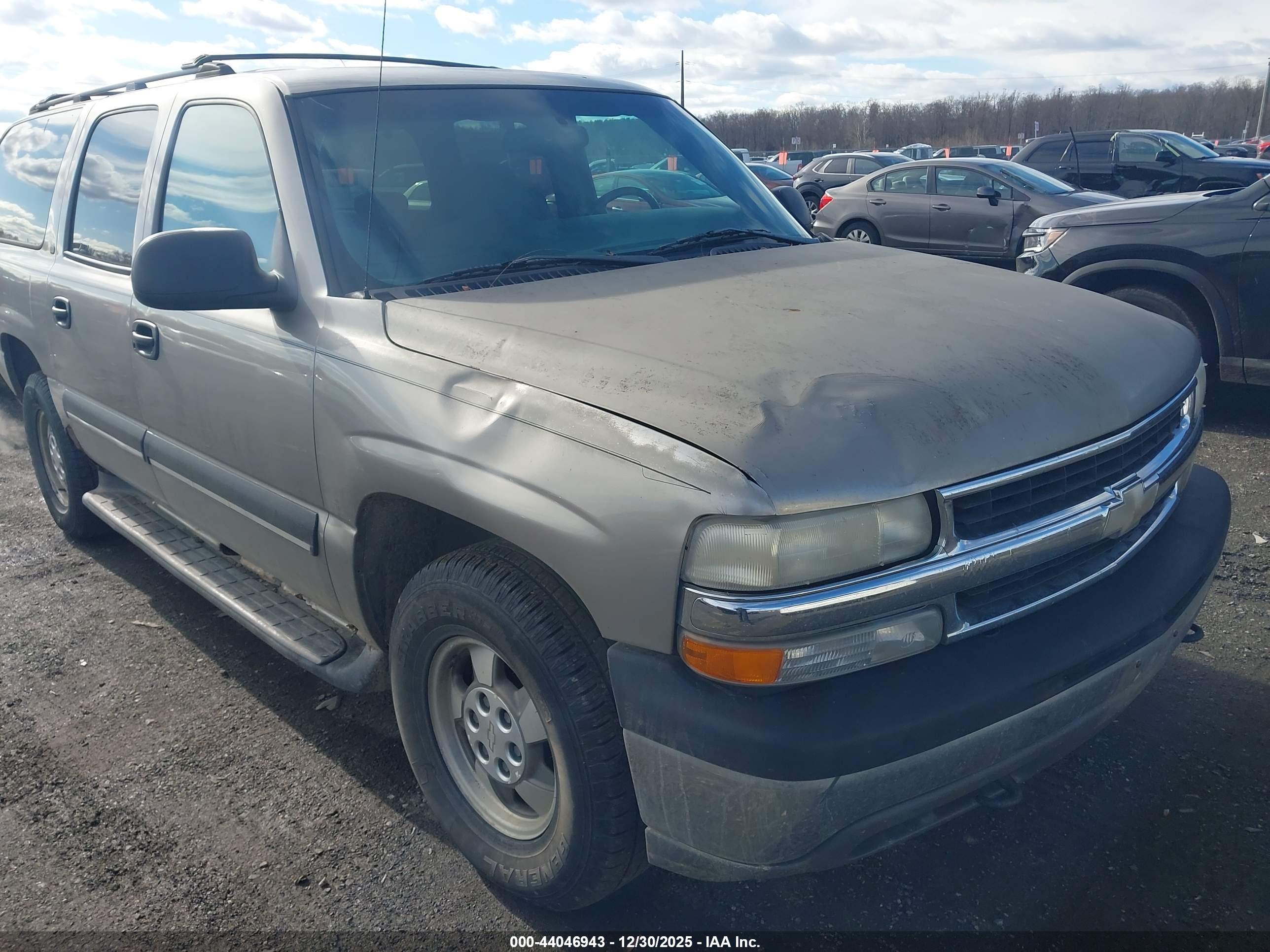 CHEVROLET SUBURBAN image 6