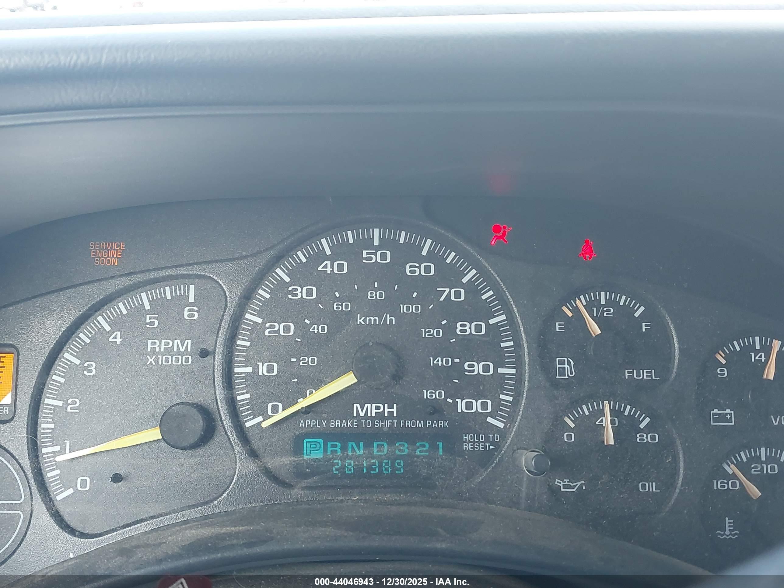 CHEVROLET SUBURBAN image 7