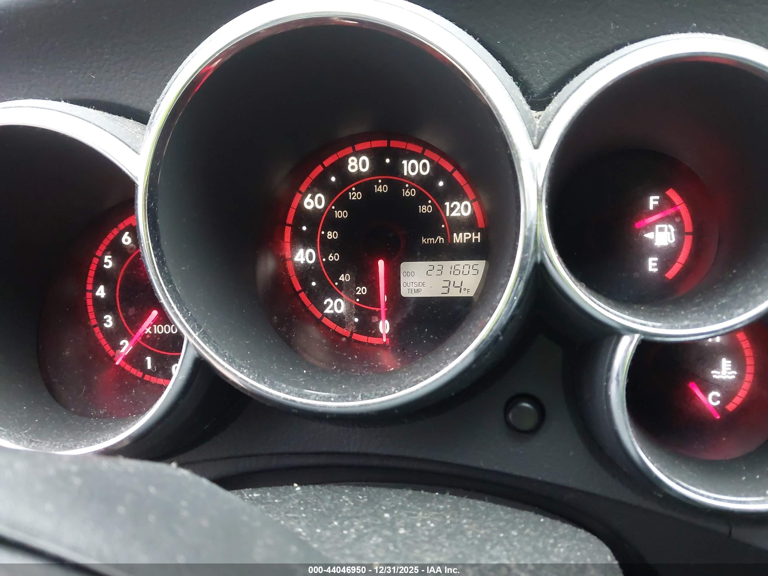 PONTIAC VIBE image 7
