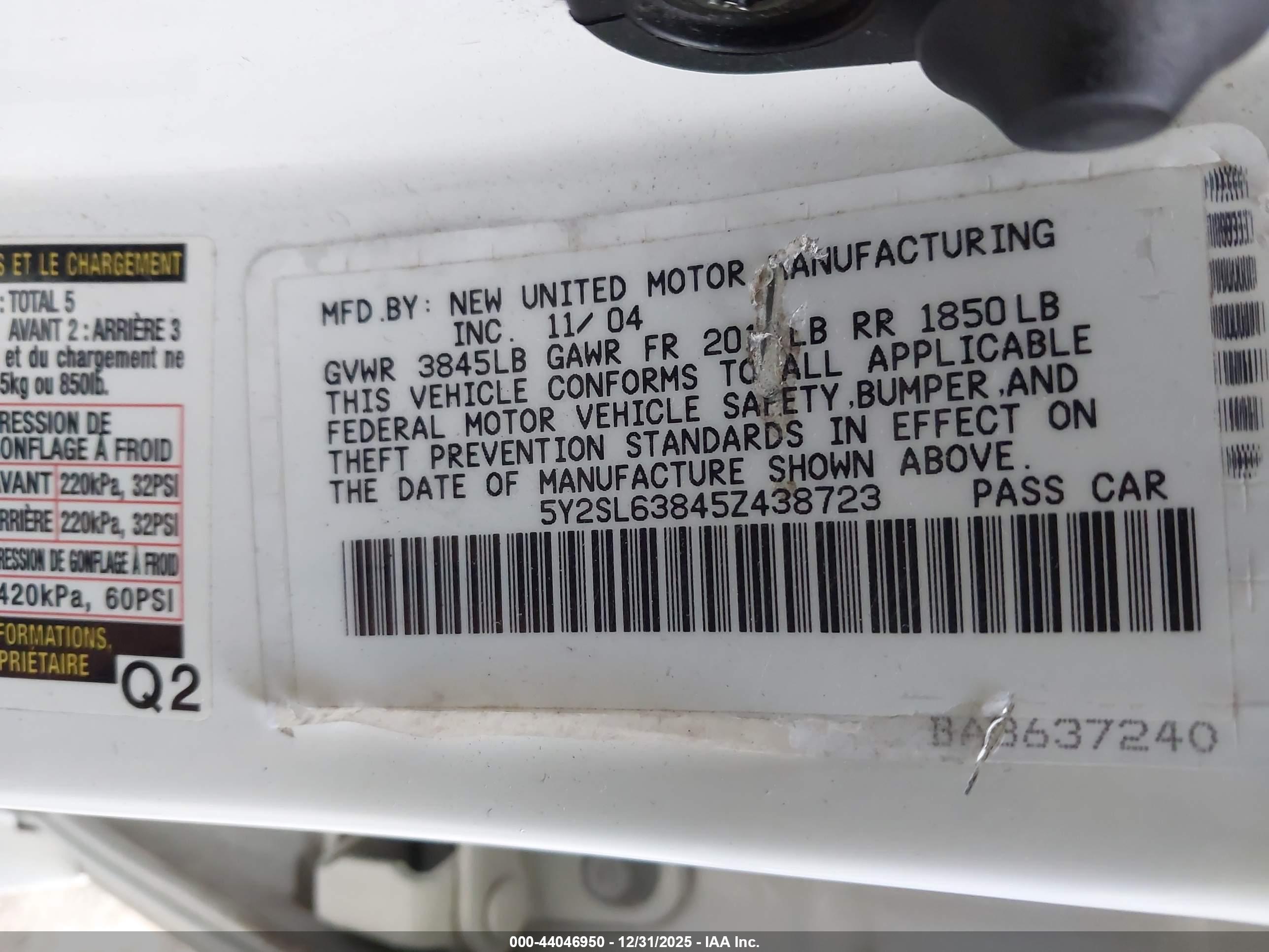 PONTIAC VIBE image 9