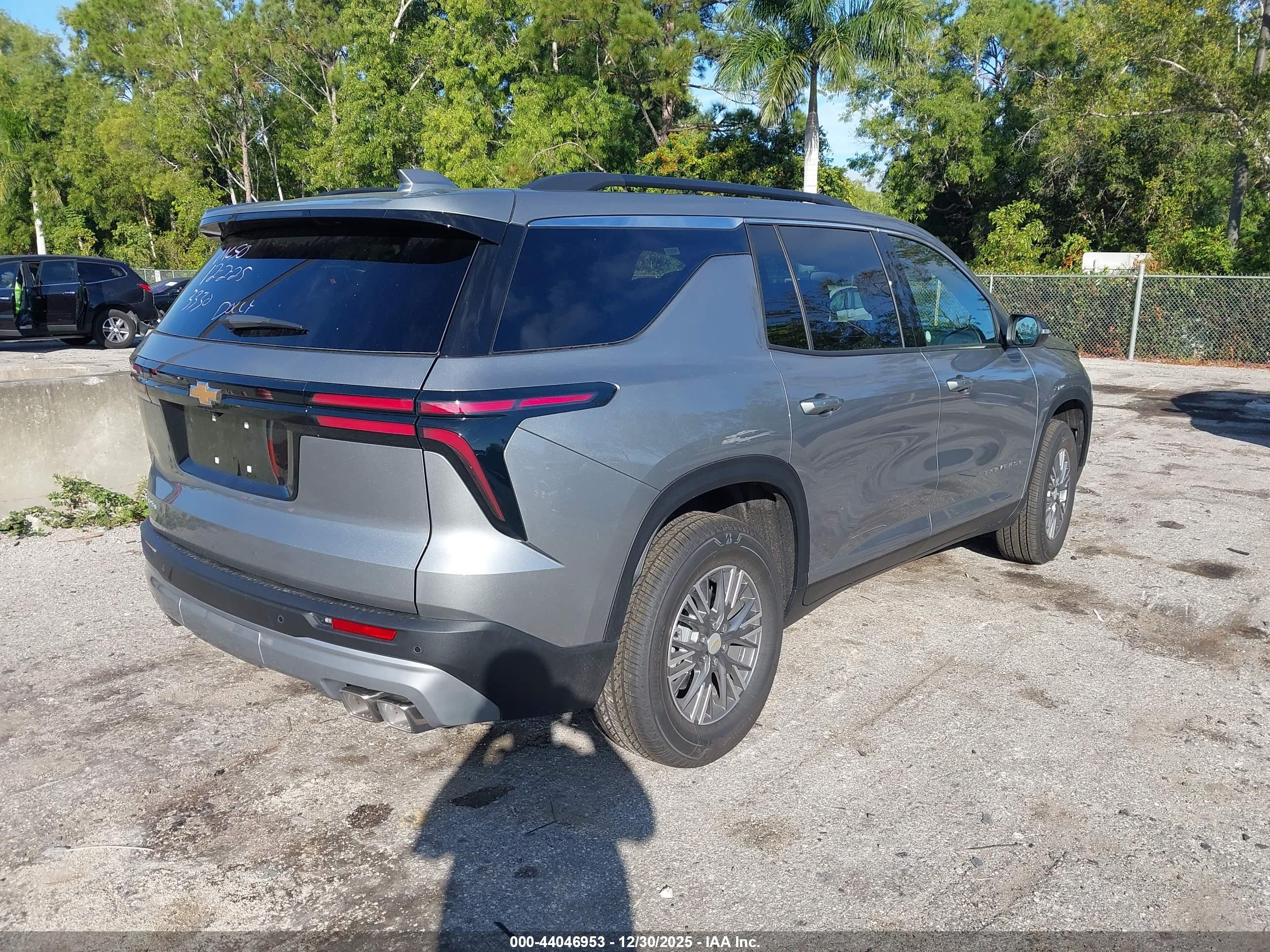 CHEVROLET TRAVERSE image 4