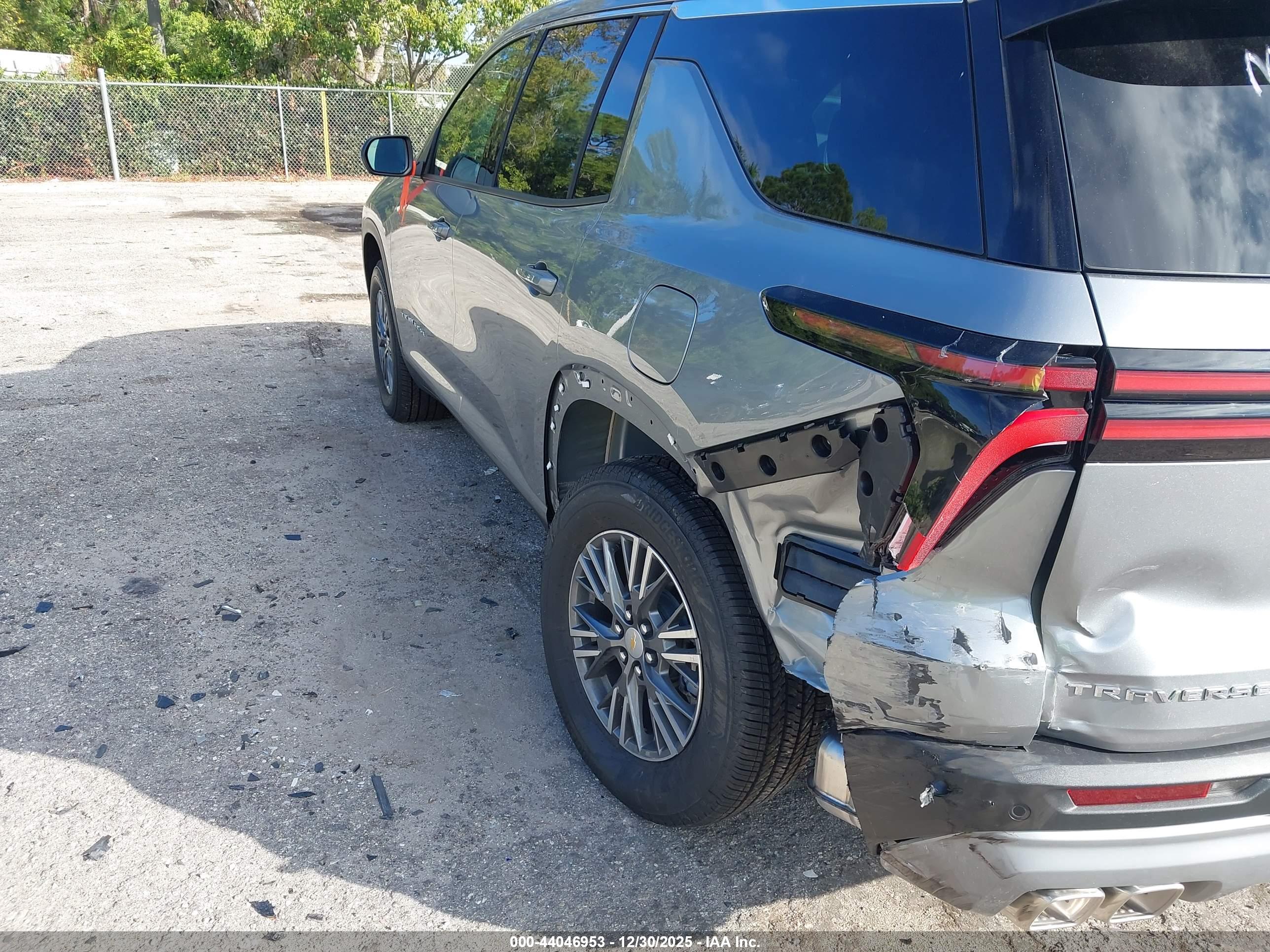 CHEVROLET TRAVERSE image 6