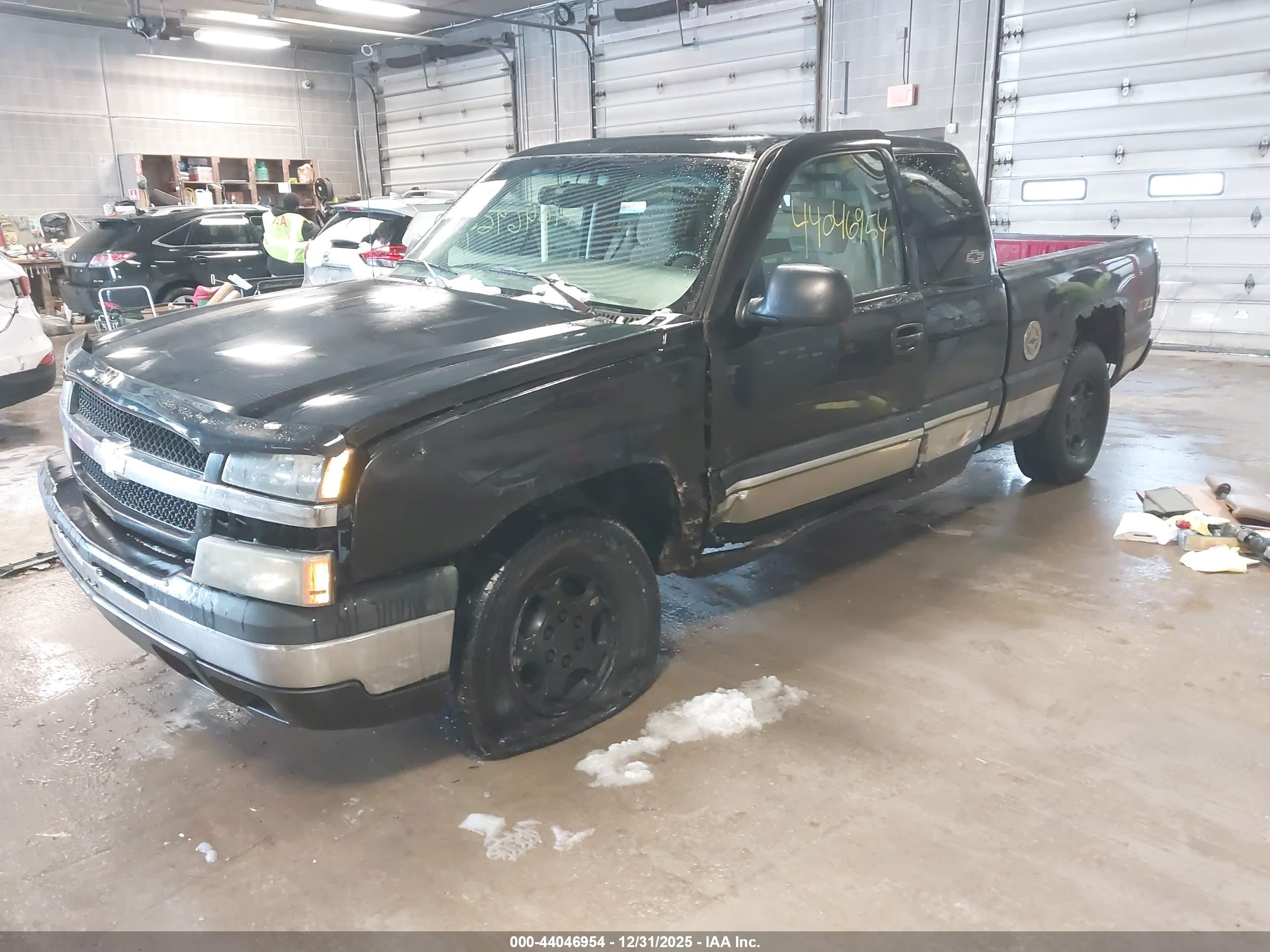 CHEVROLET SILVERADO image 2