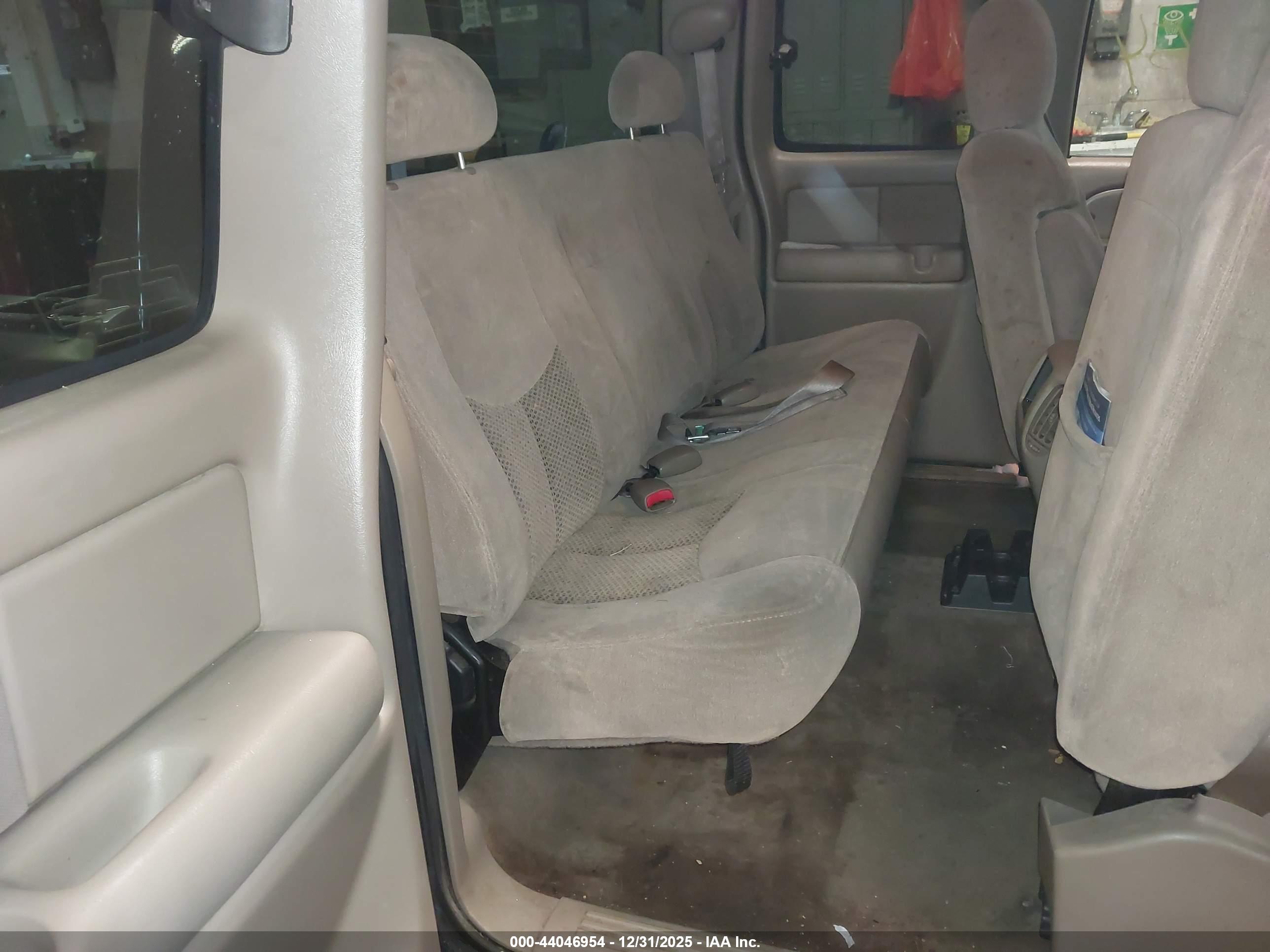 CHEVROLET SILVERADO image 8