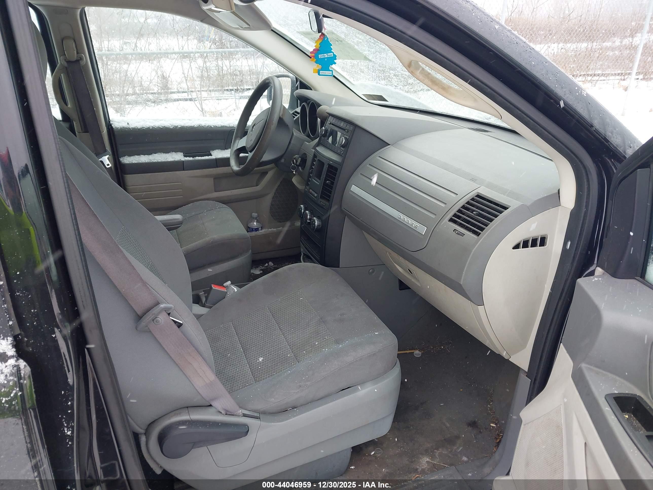 DODGE GRAND image 5