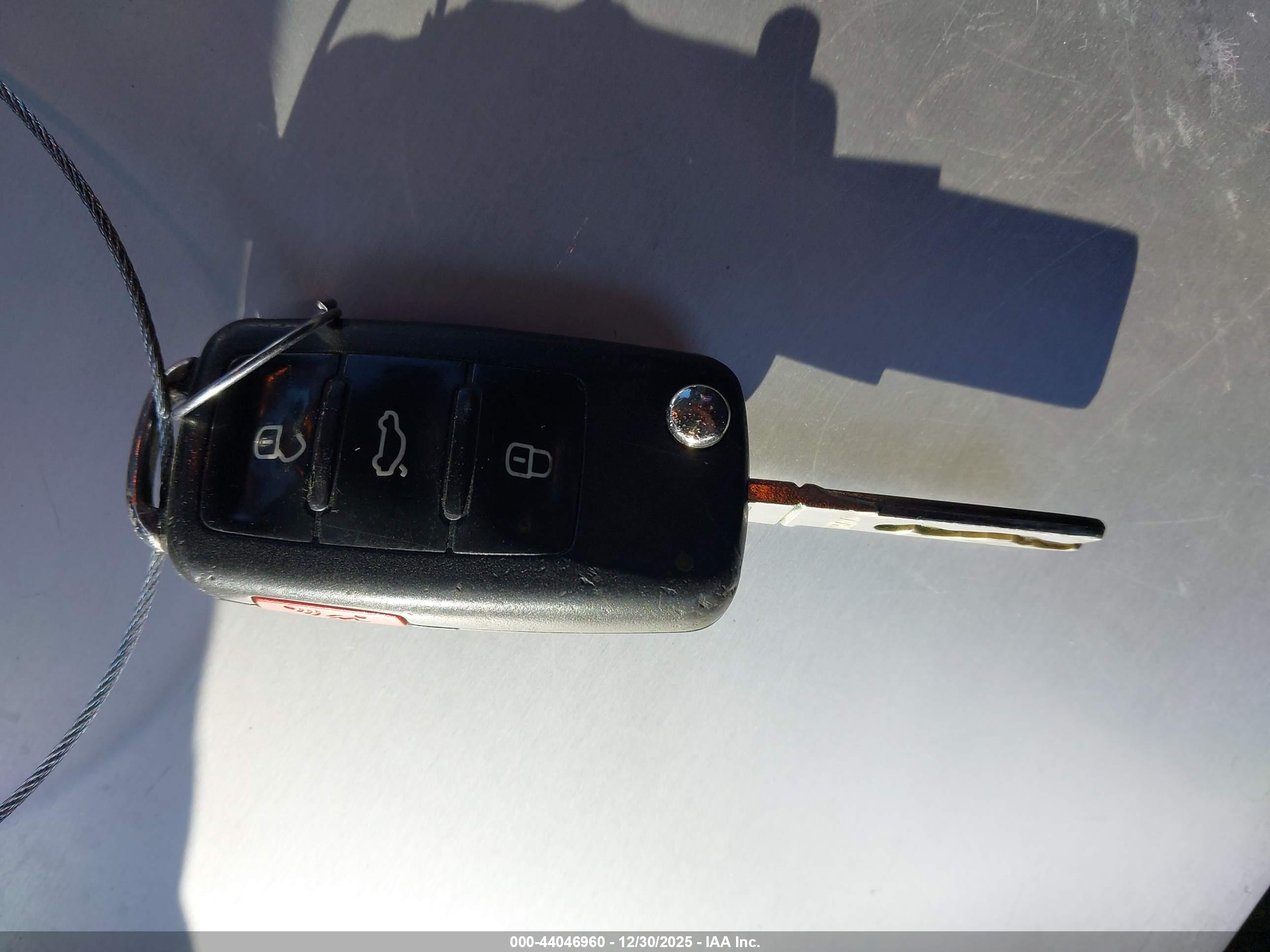 VOLKSWAGEN GOLF image 11