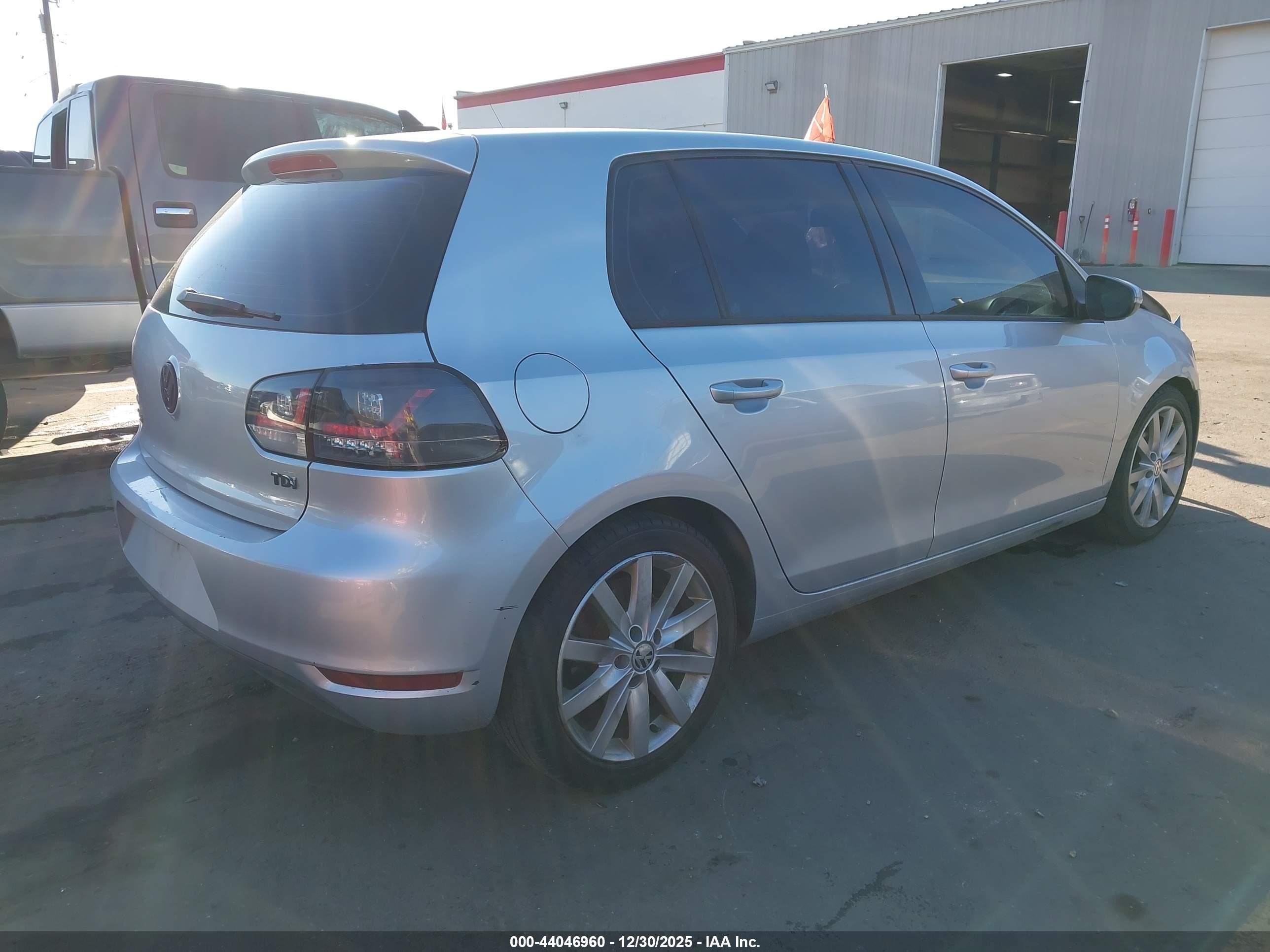 VOLKSWAGEN GOLF image 4