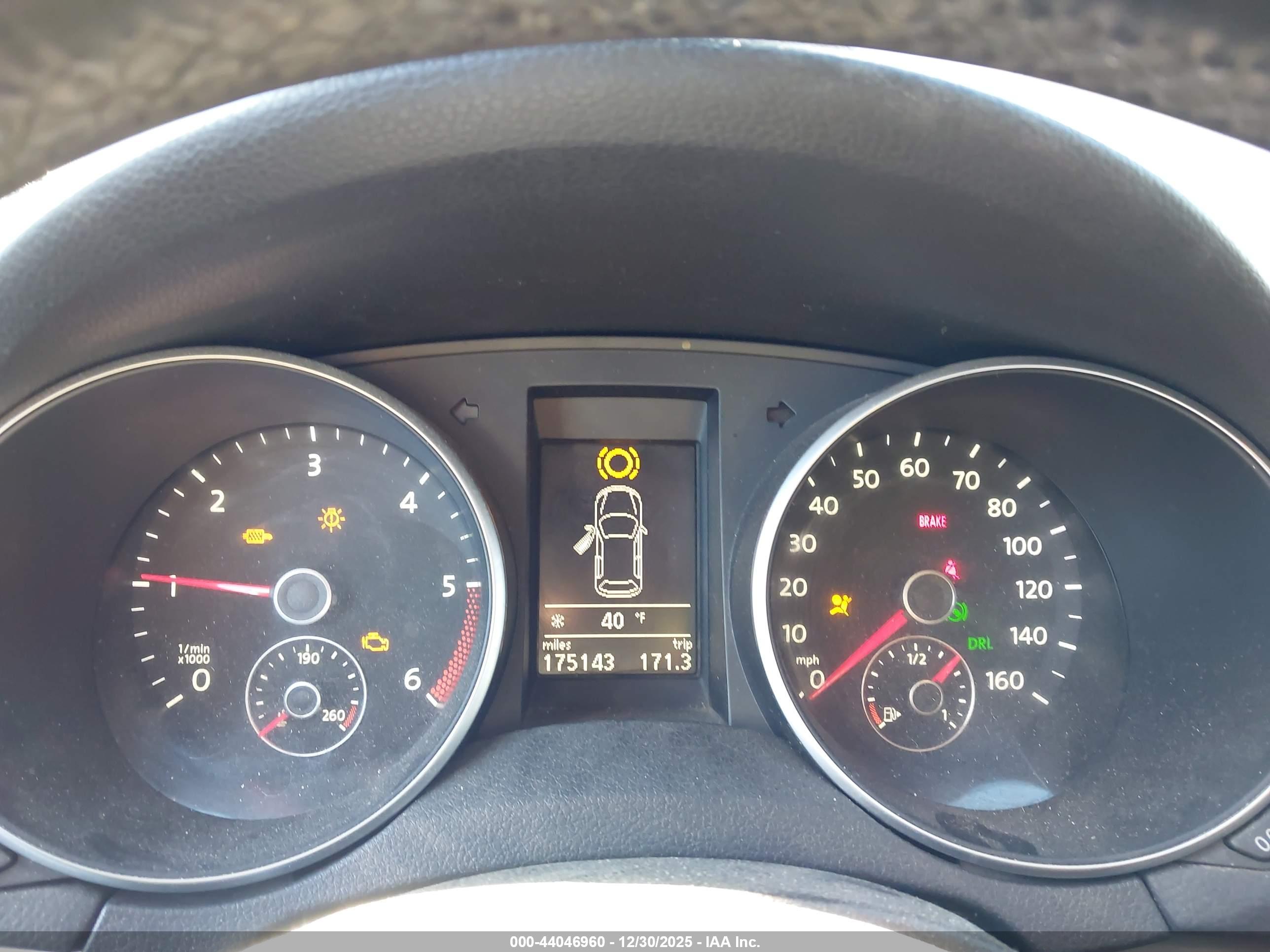 VOLKSWAGEN GOLF image 7