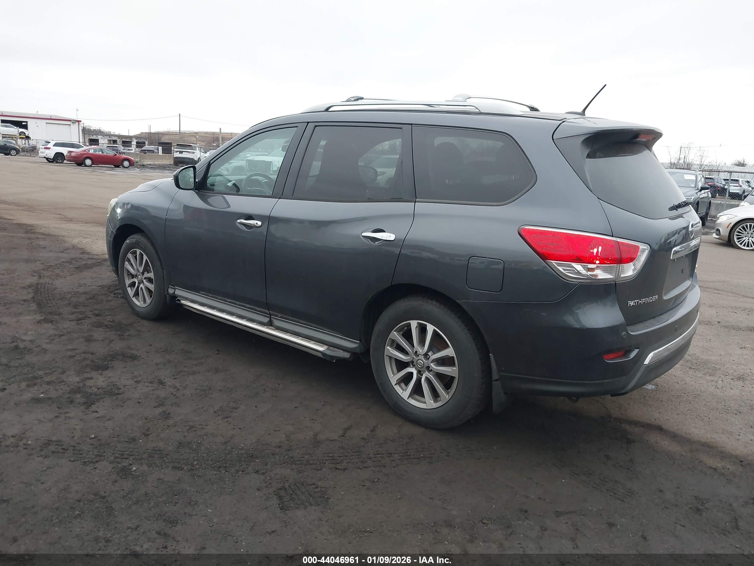 NISSAN PATHFINDER image 3