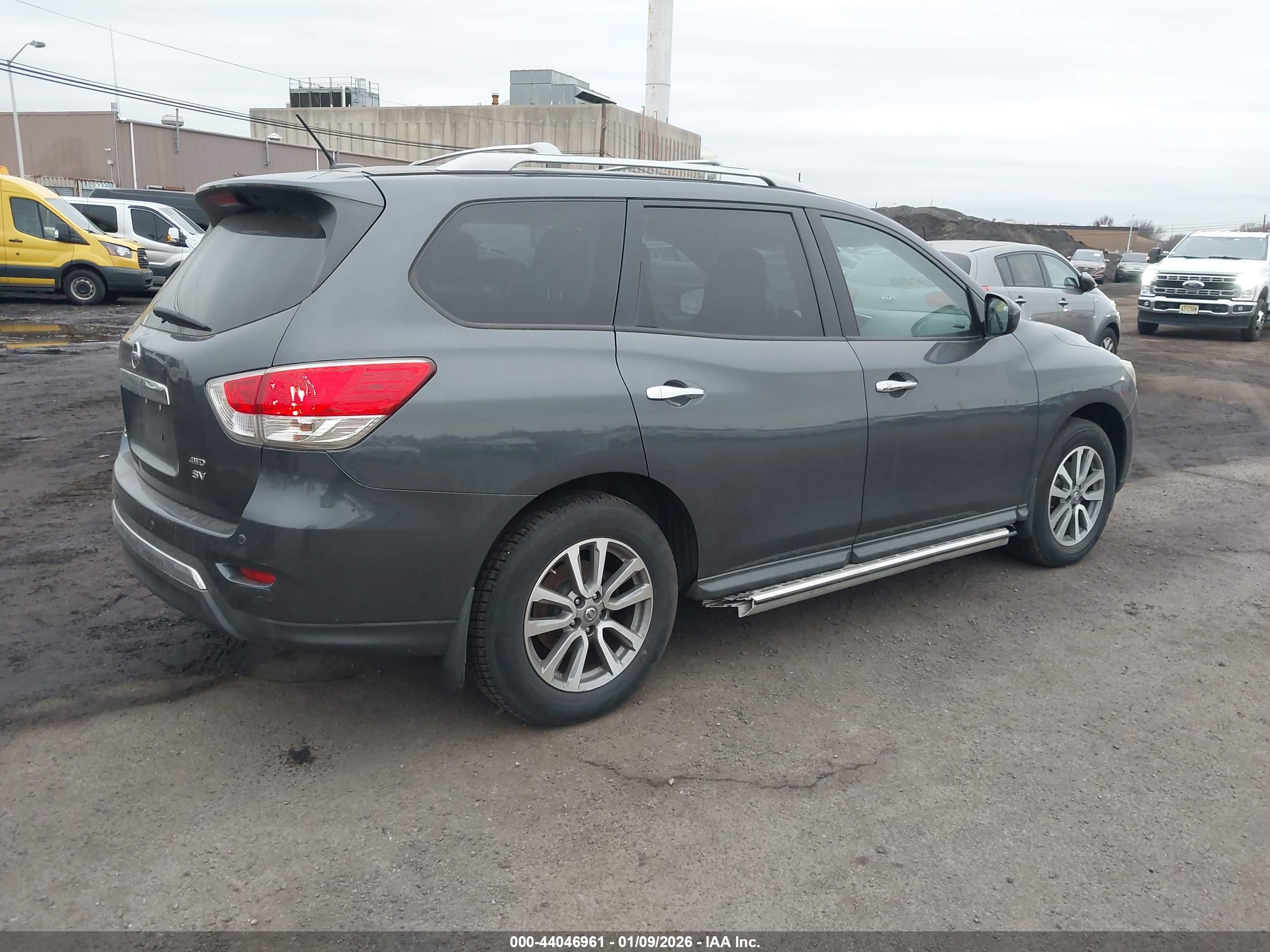 NISSAN PATHFINDER image 4
