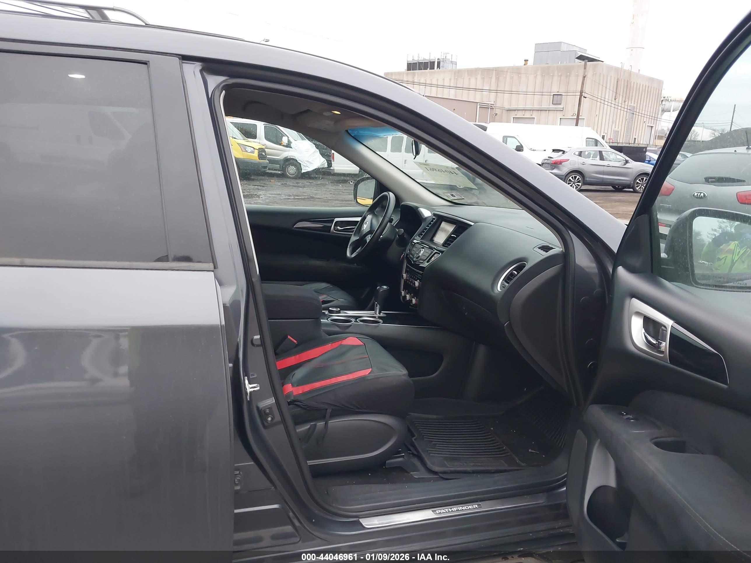NISSAN PATHFINDER image 5