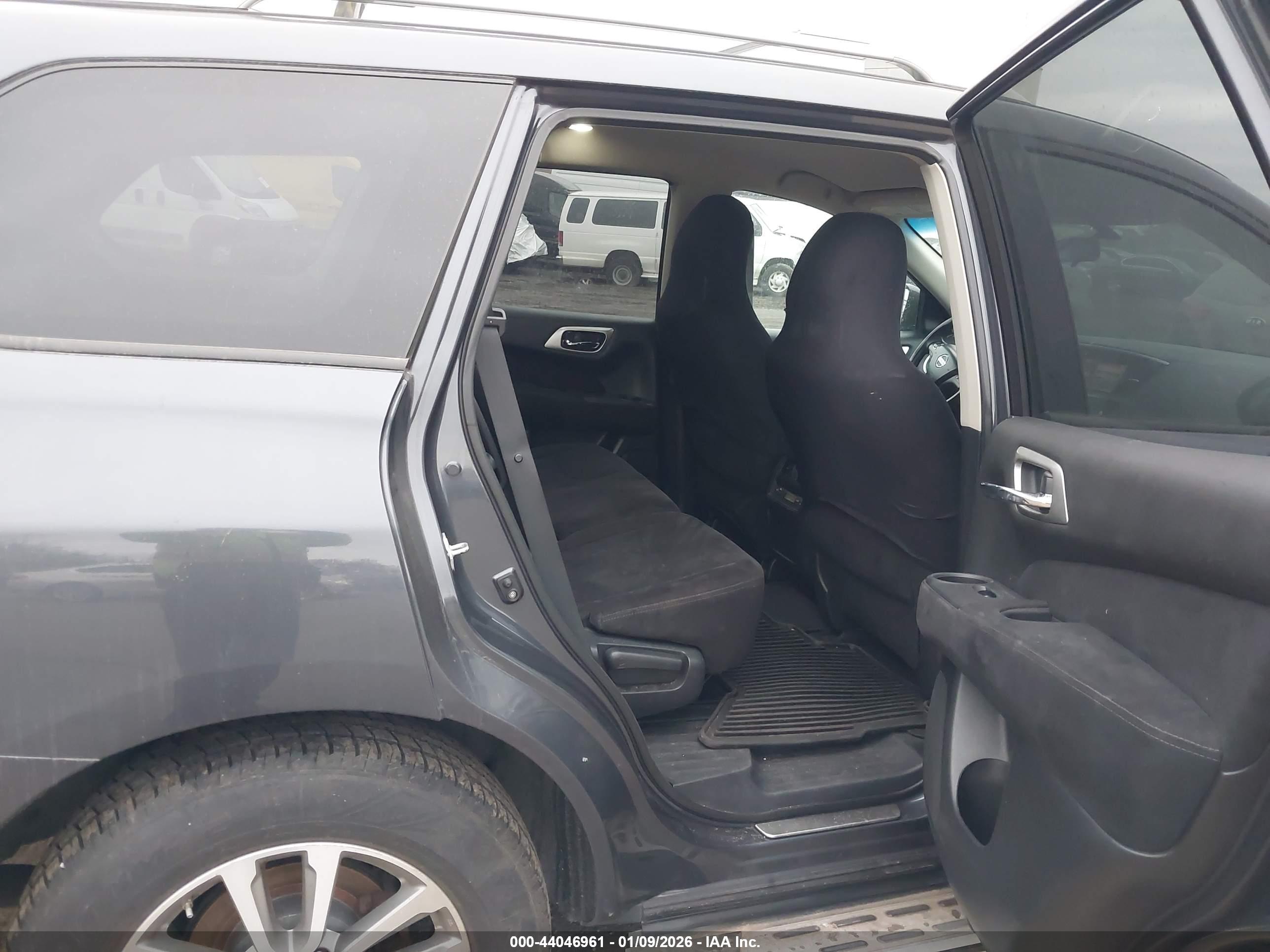 NISSAN PATHFINDER image 8