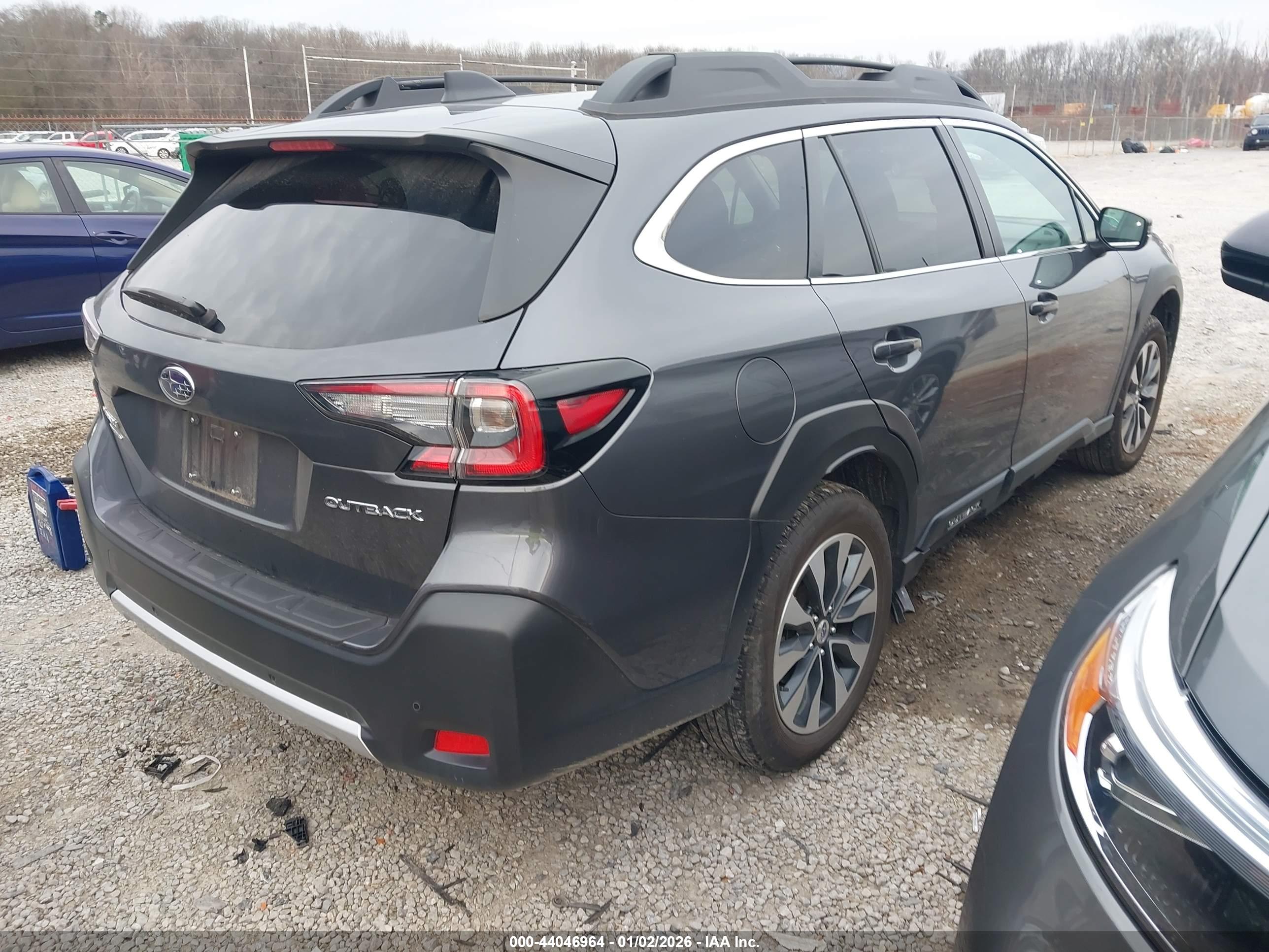 SUBARU OUTBACK image 4