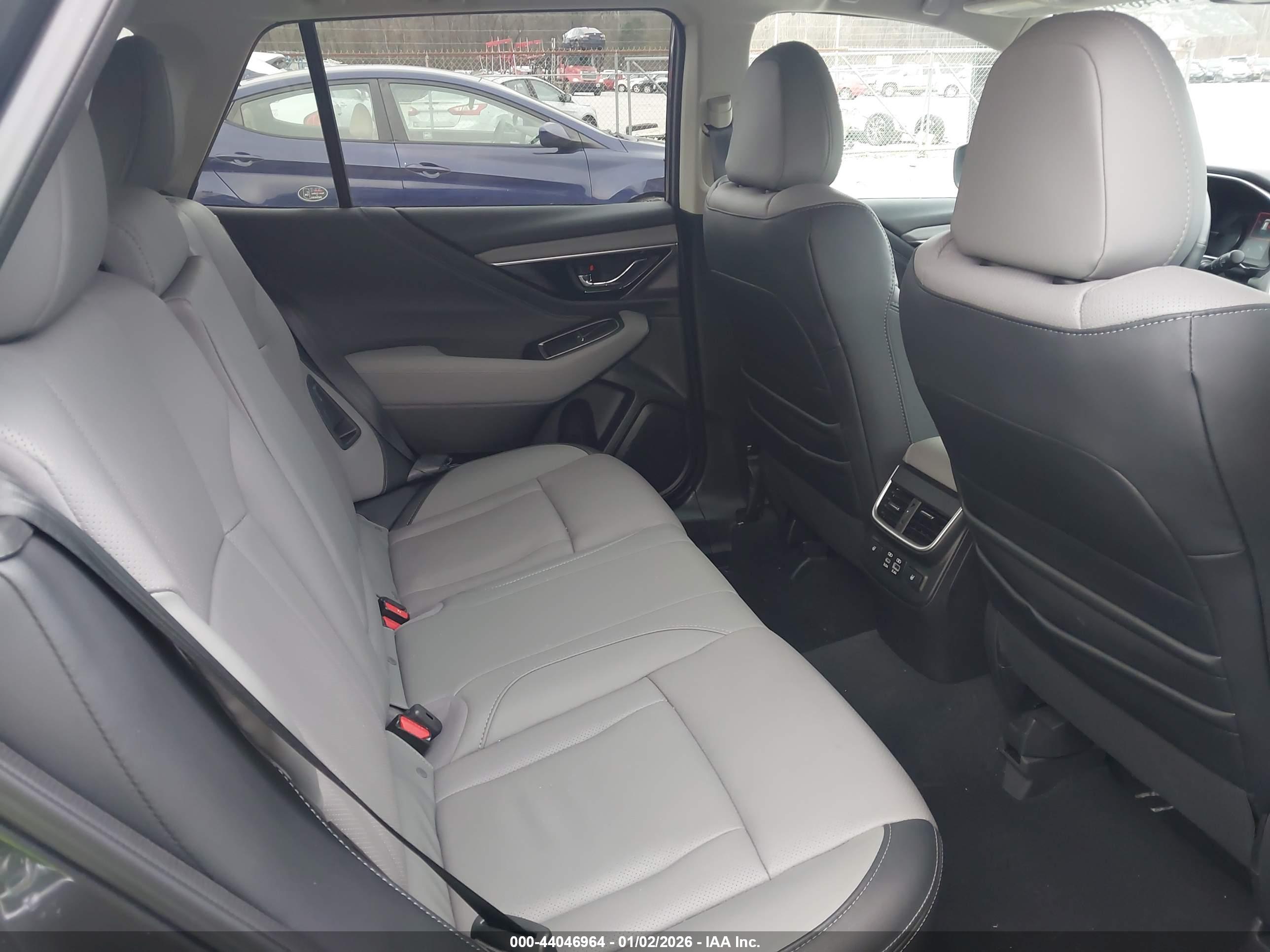 SUBARU OUTBACK image 8