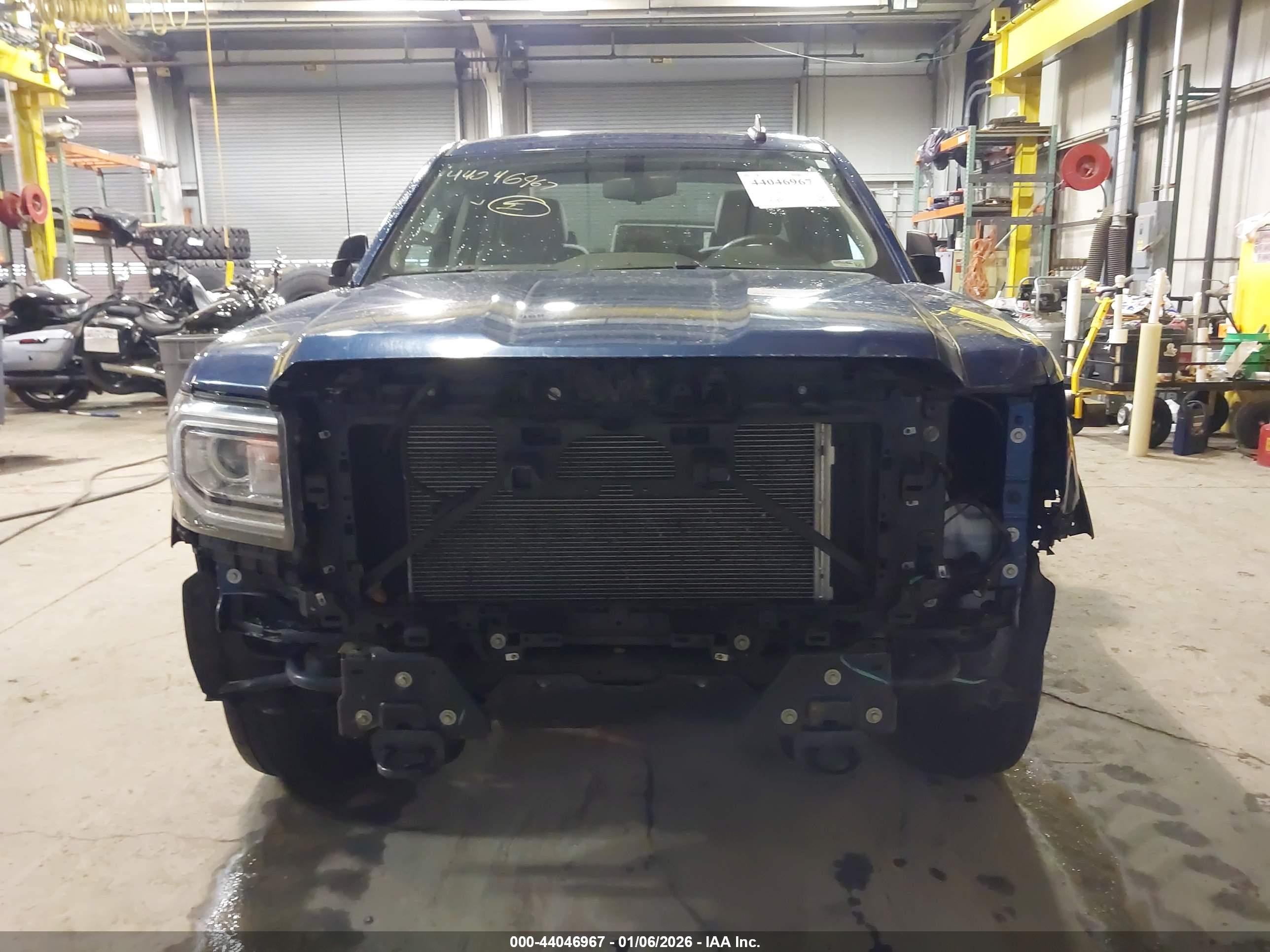 GMC SIERRA image 6