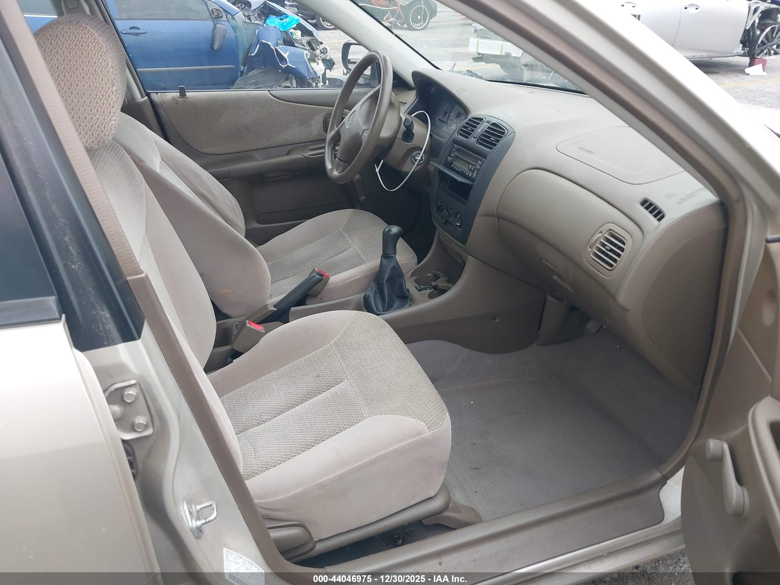 MAZDA PROTEGE image 5