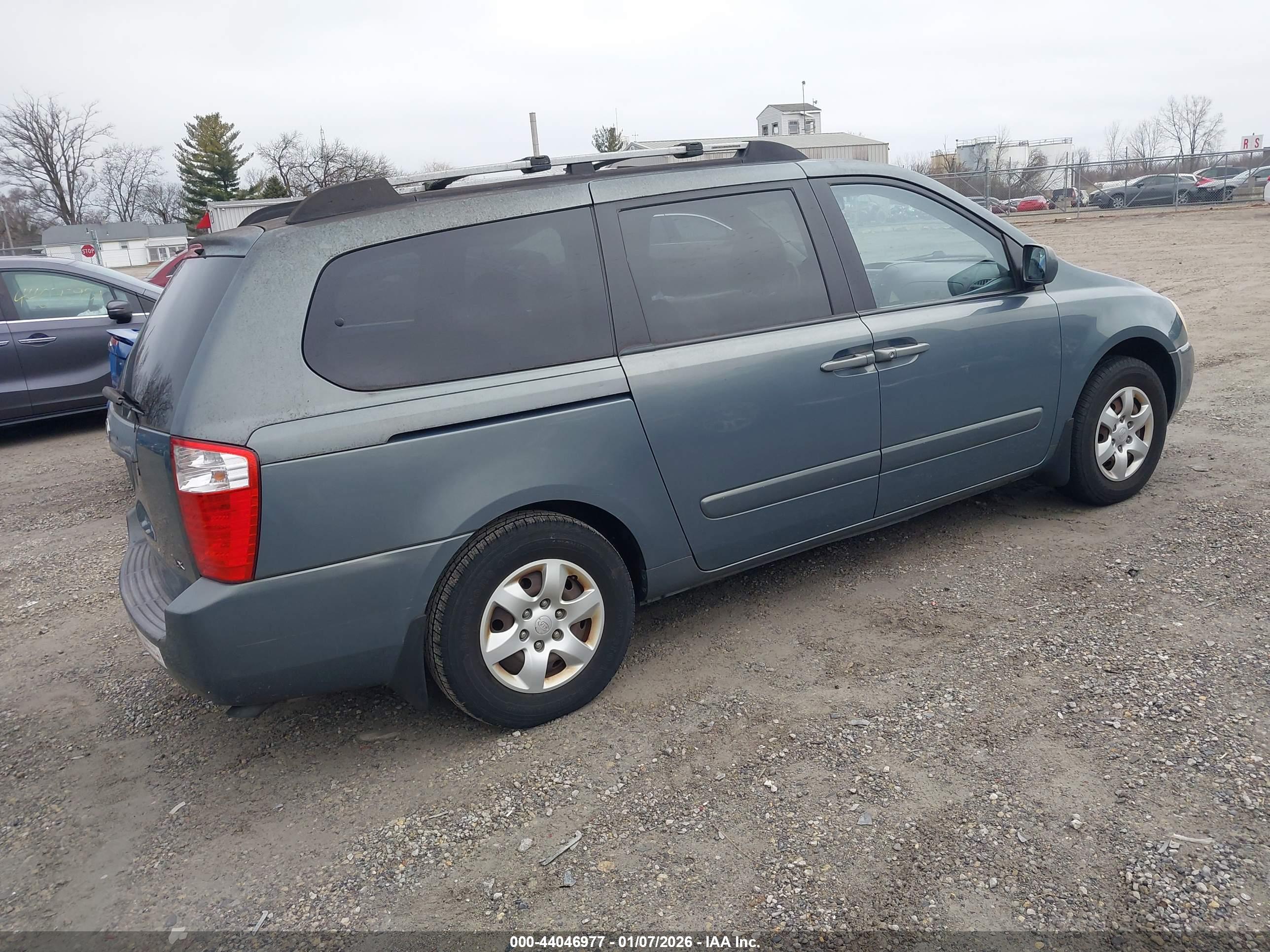 KIA SEDONA image 4