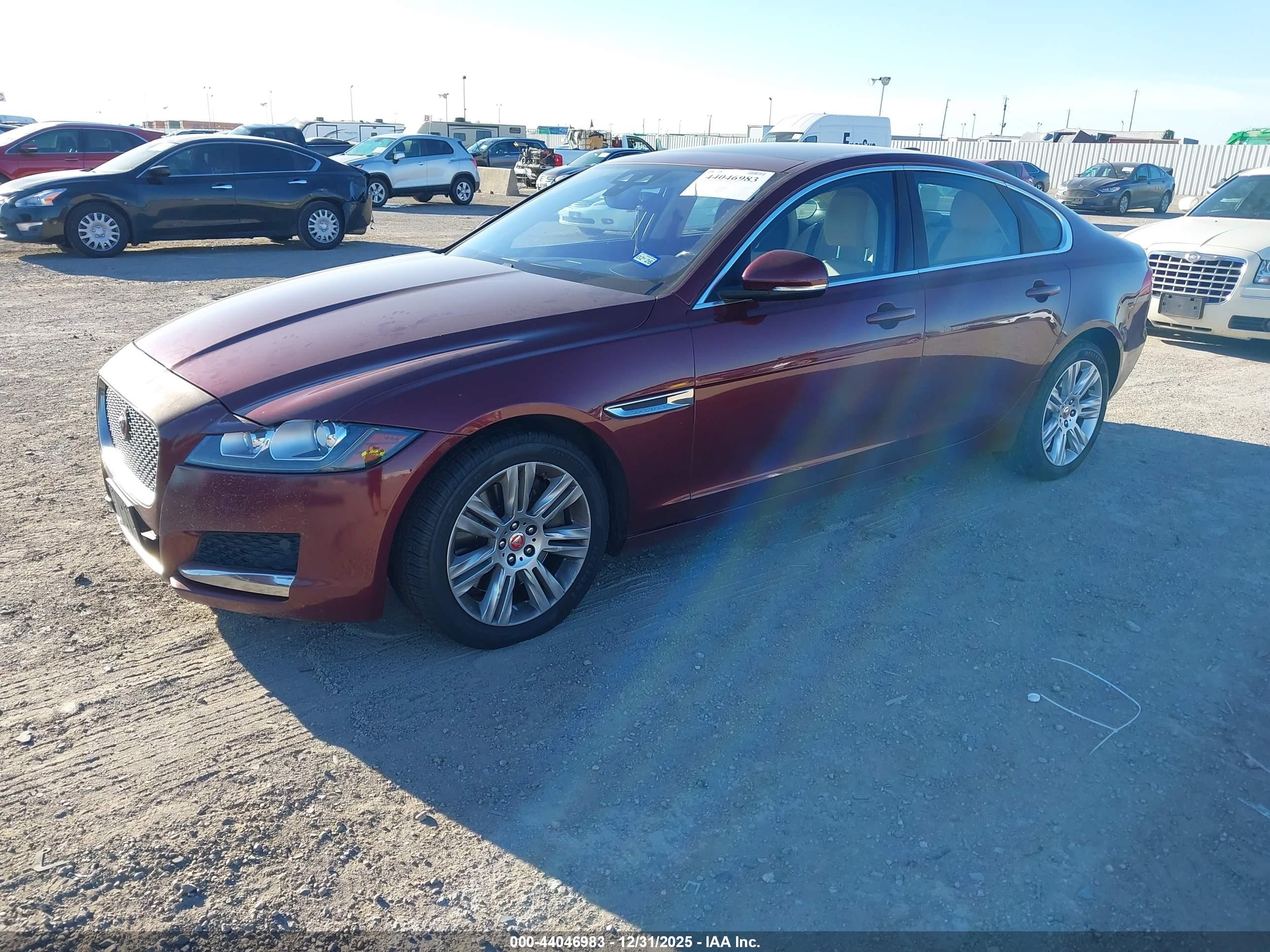 JAGUAR XF image 2