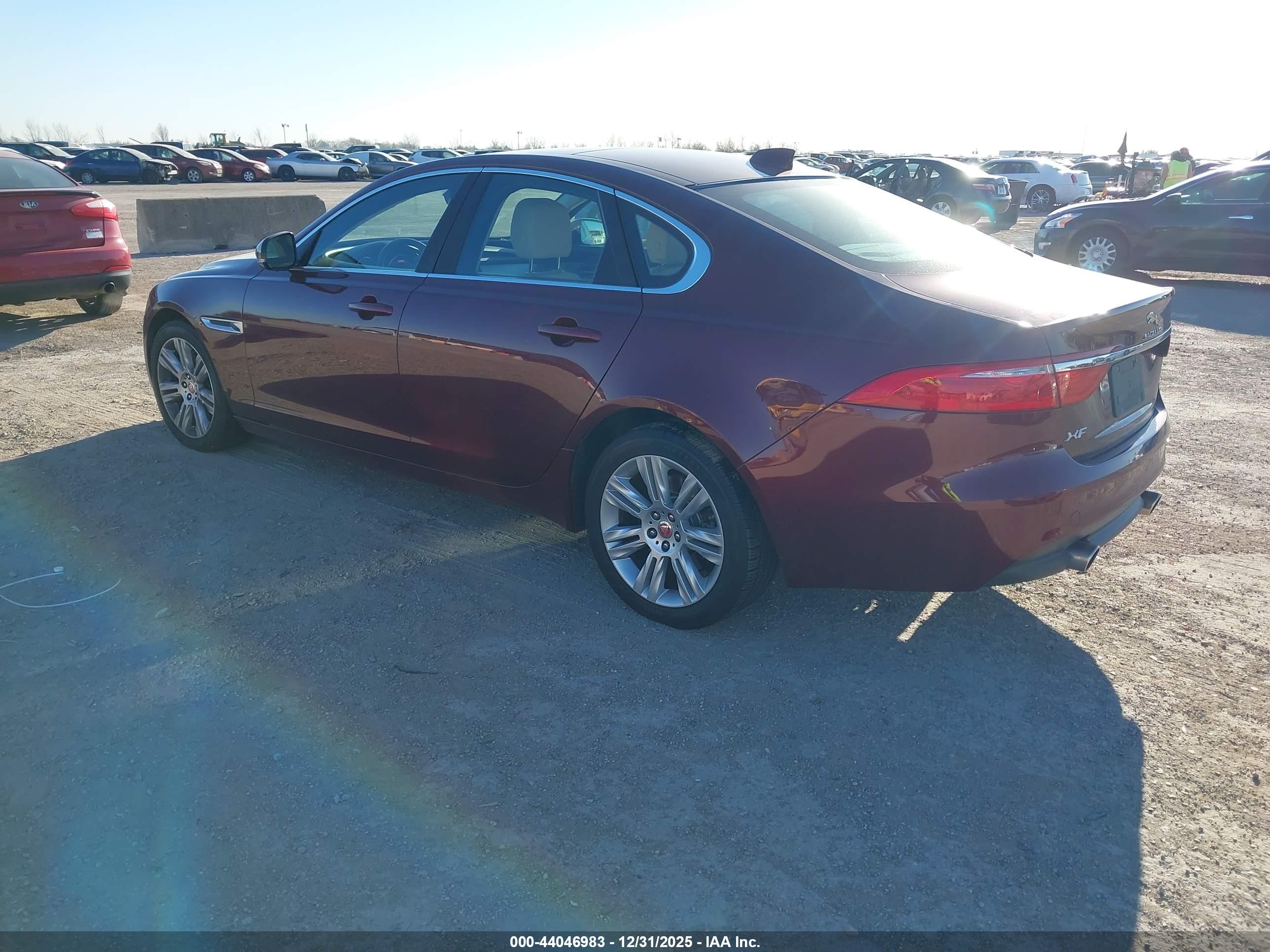 JAGUAR XF image 3